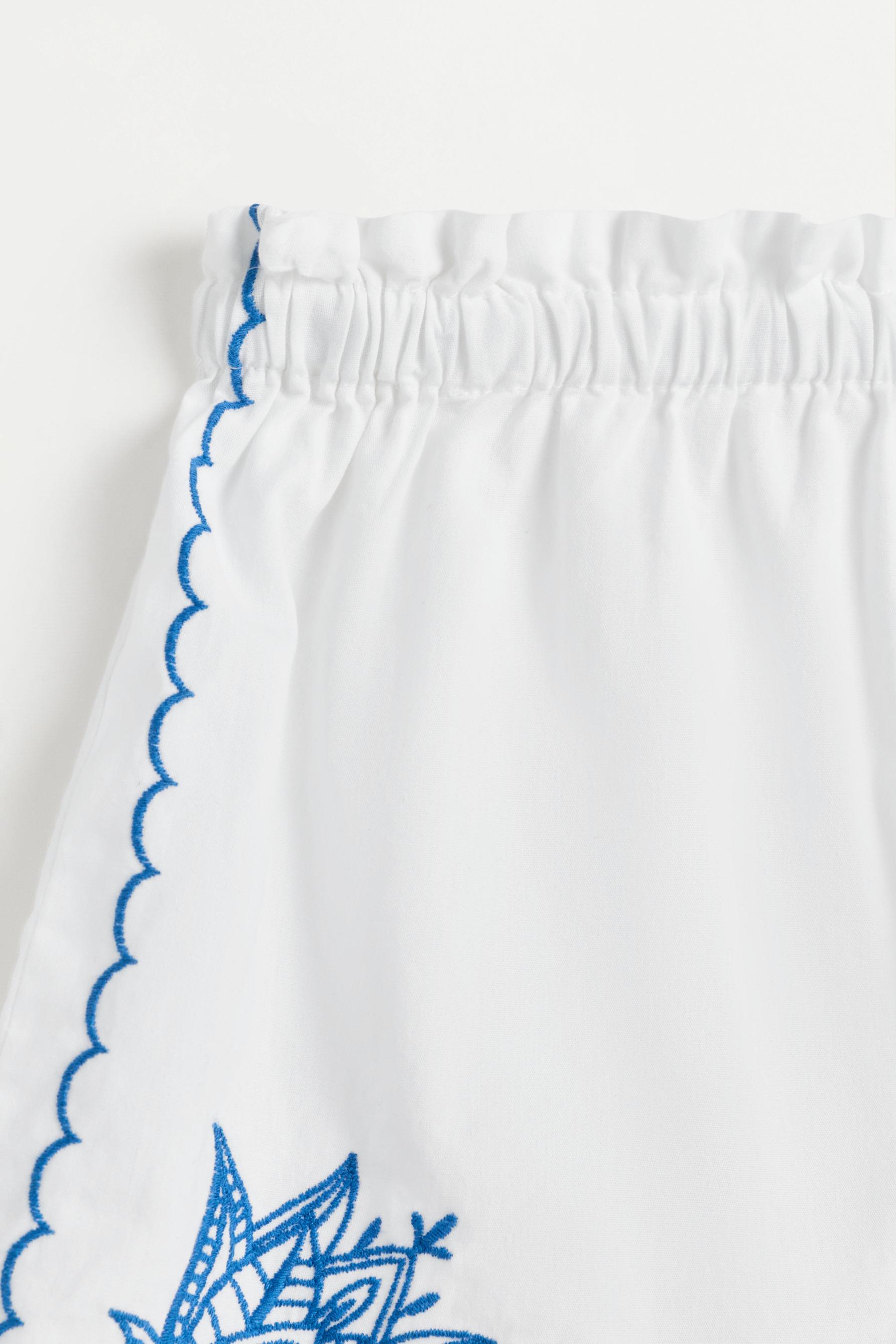 Embroidered shorts — WHITE