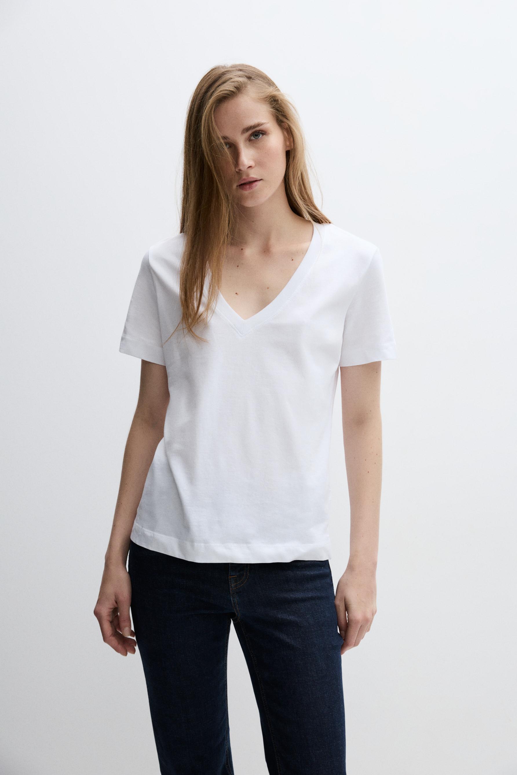 Camiseta básica cuello pico