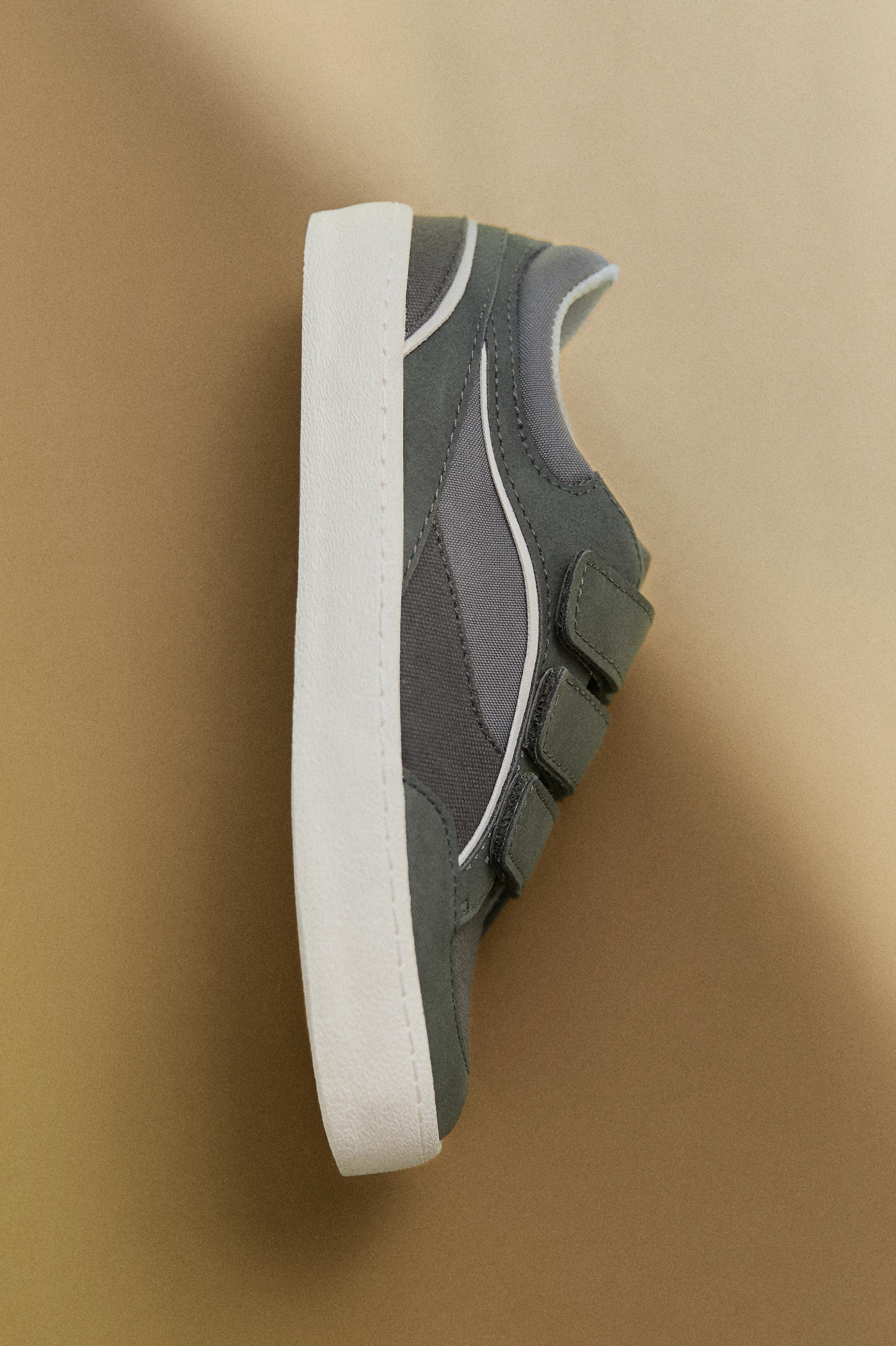 BAREFOOT SNEAKER — BLACK
