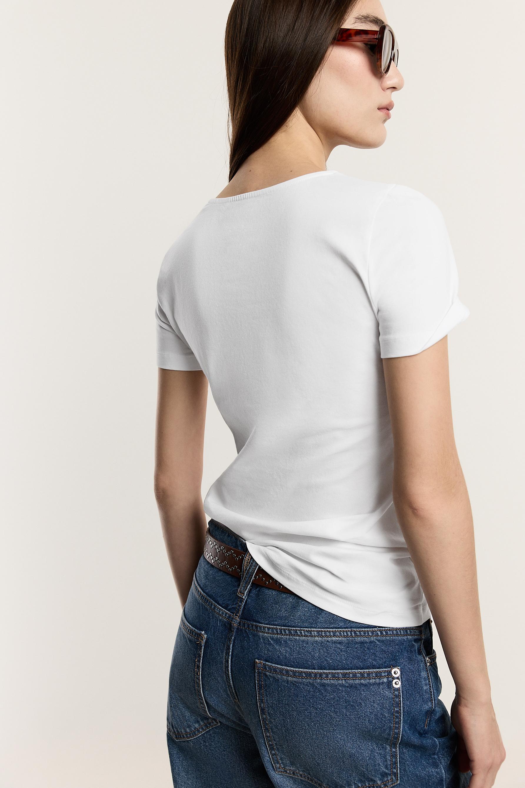 V-neck T-shirt — WHITE