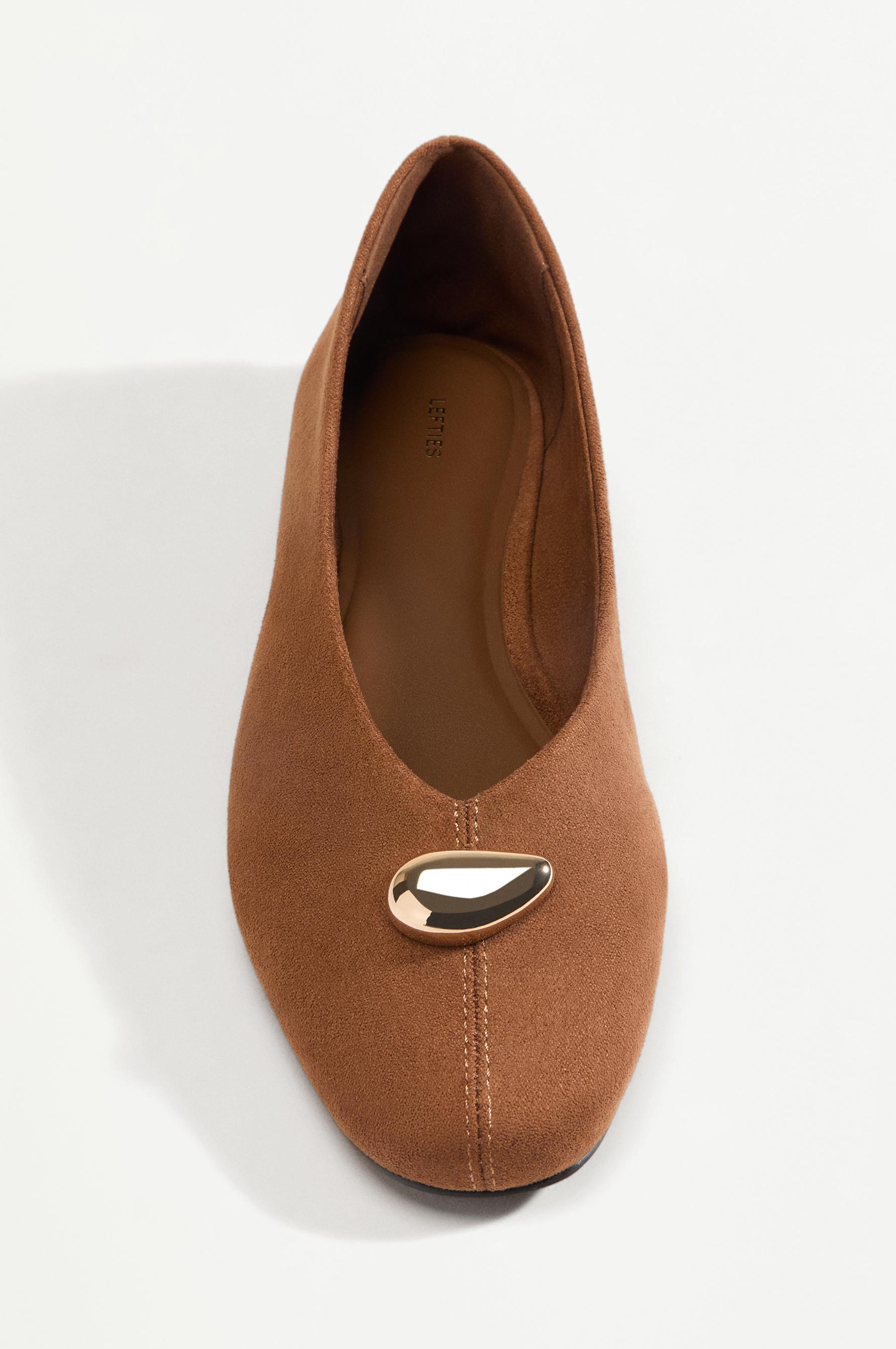 Ballet flats with metal detail — LEATHER