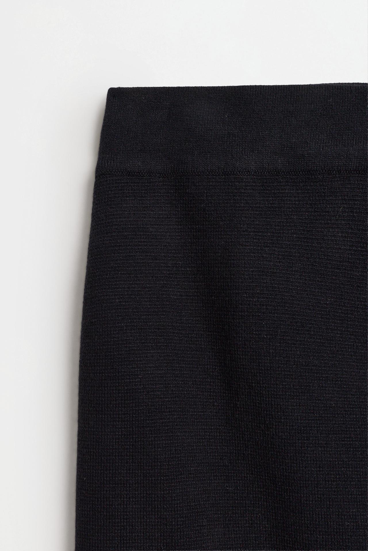 Pencil skirt — BLACK