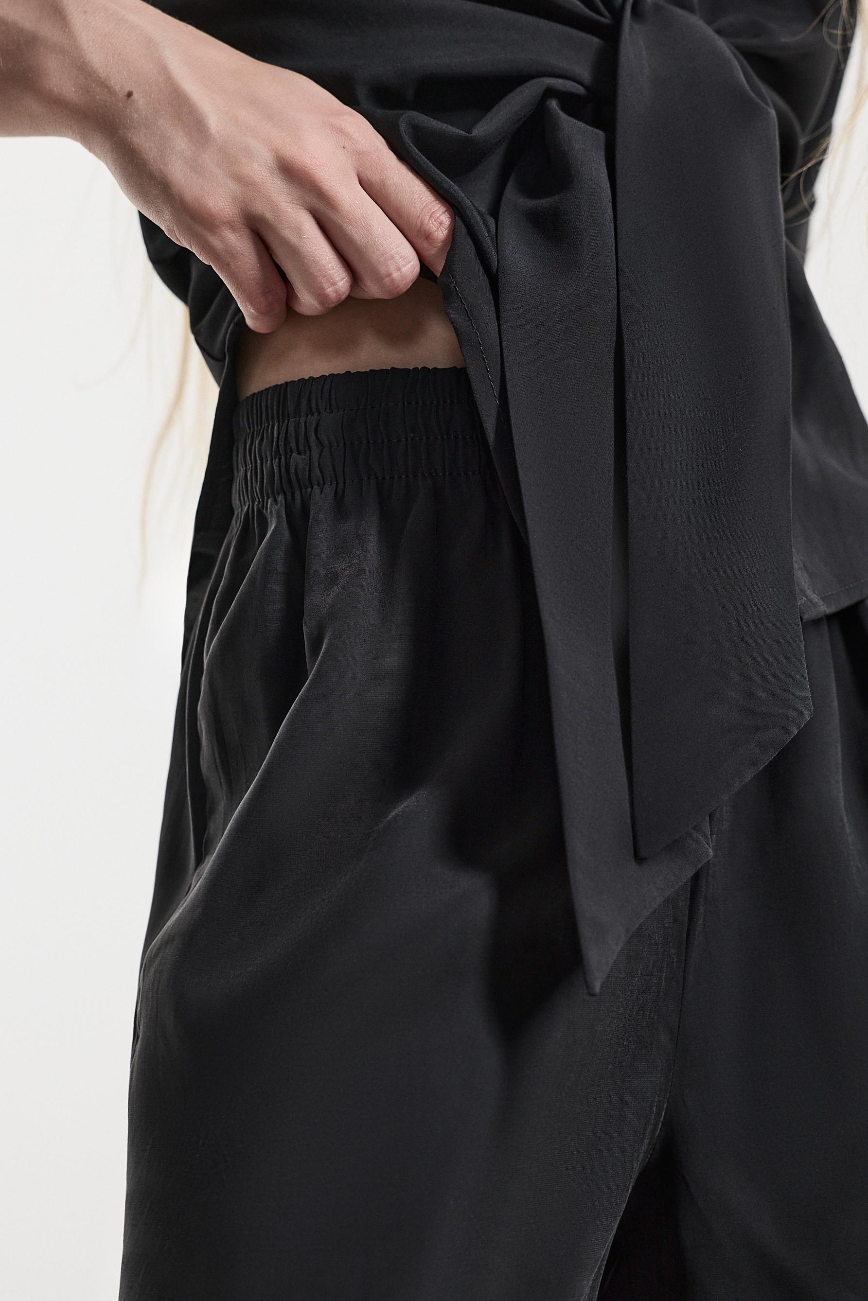 Soft-touch culottes — BLACK