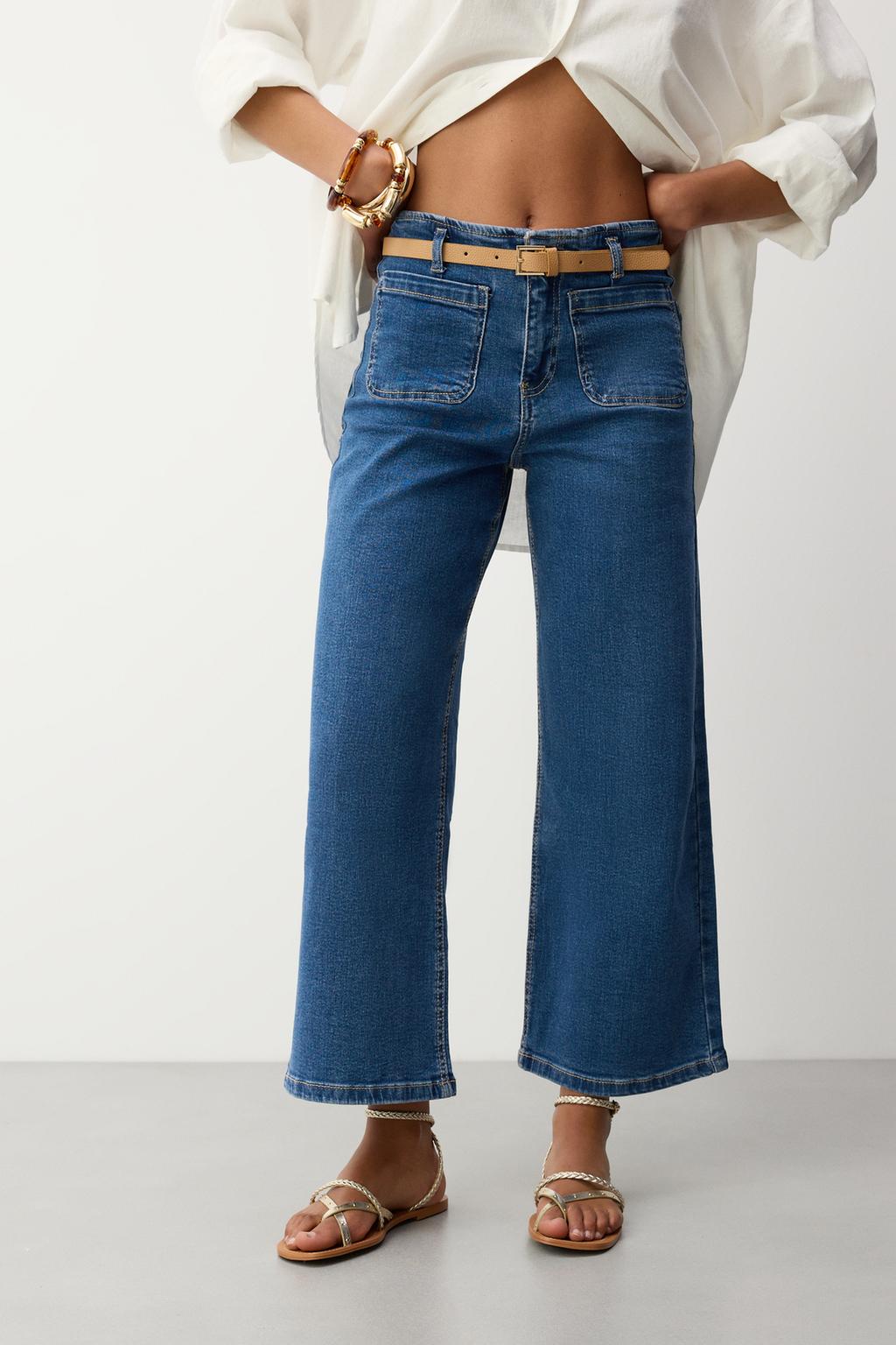 Jeans straight con tasche applicate