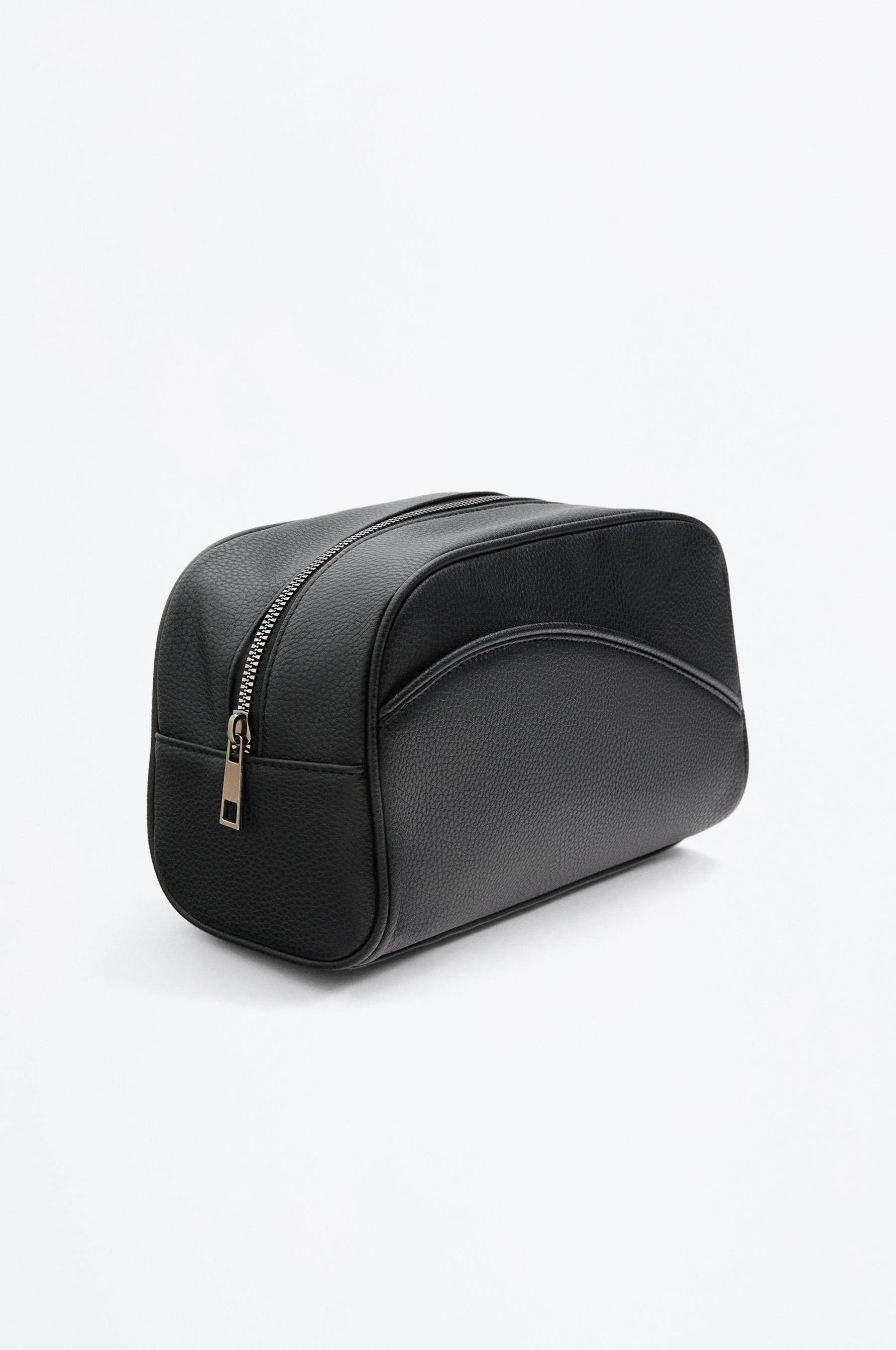 Minimal toiletry bag — BLACK