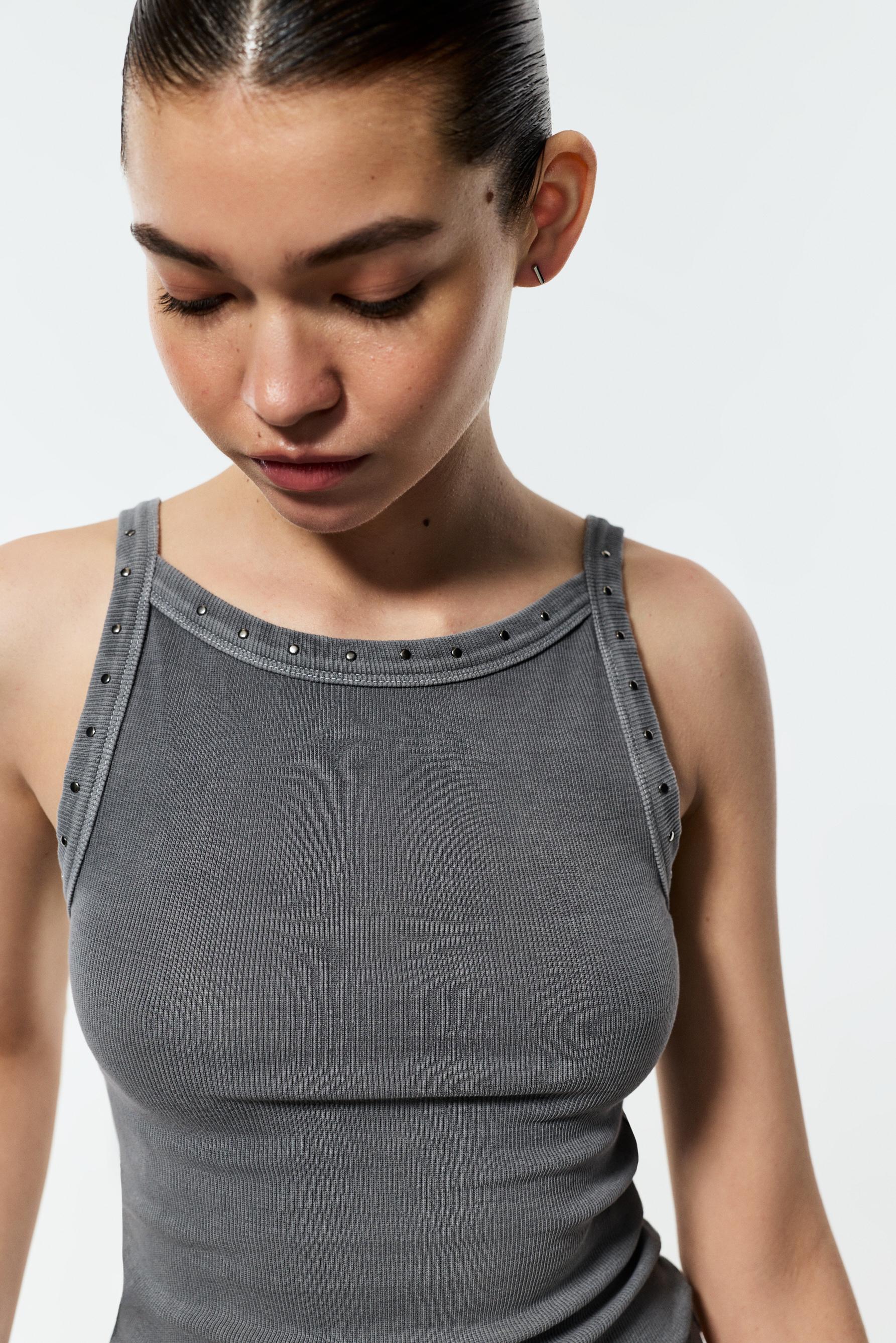 Ribbed top with studs — PALE CHARCOAL