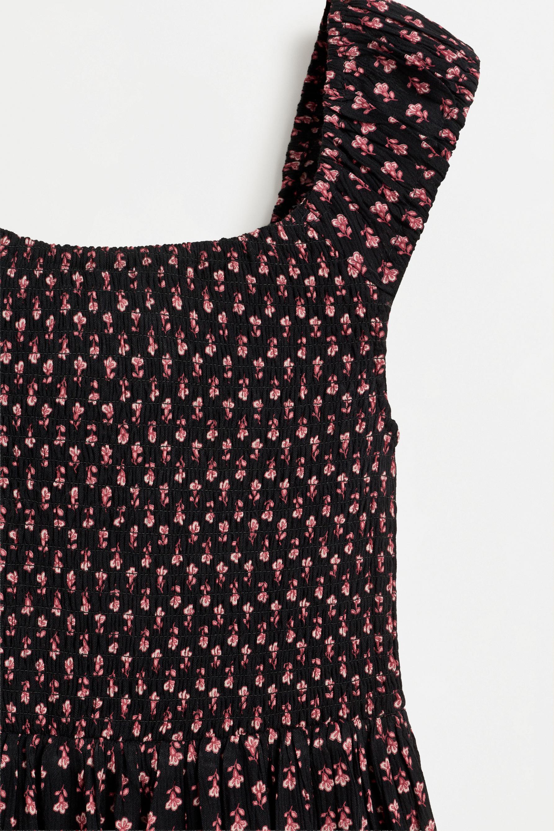 Smocked midi dress — RED/BLACK