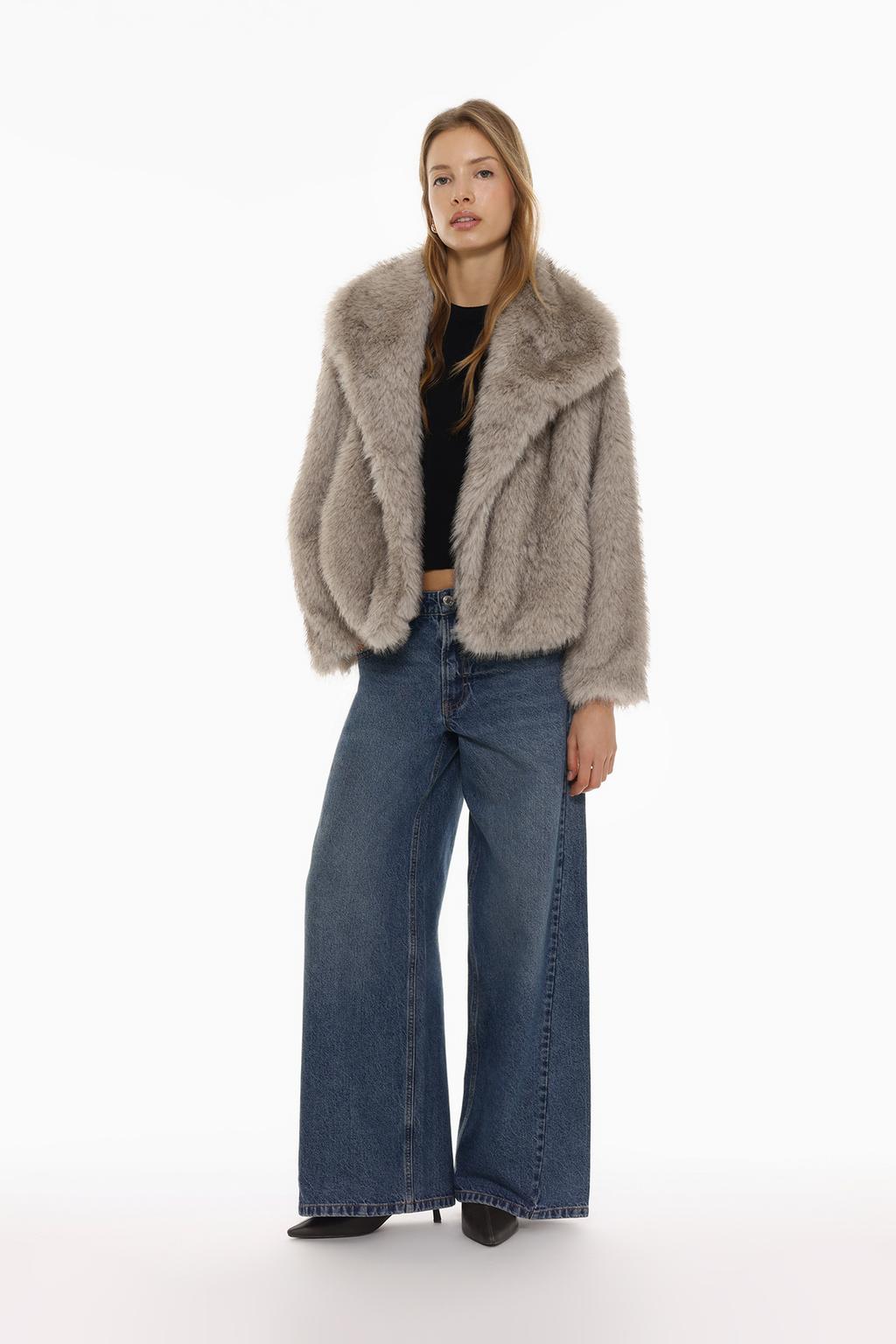 Short faux fur coat