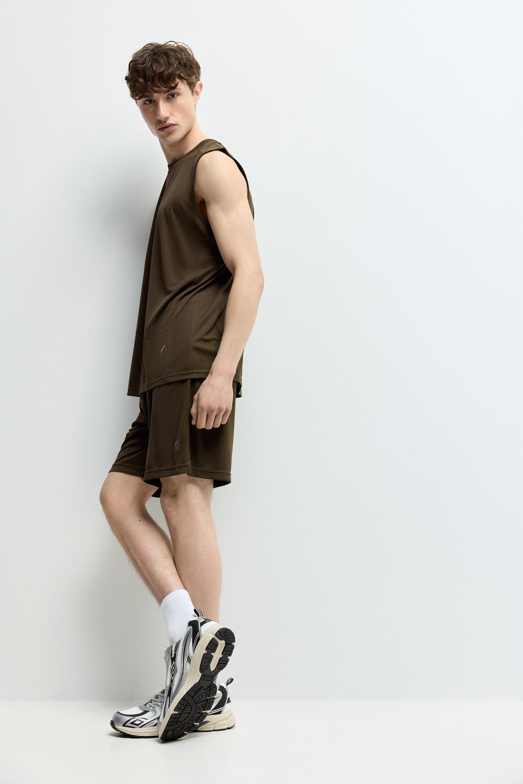 Bermuda sports shorts — BROWN