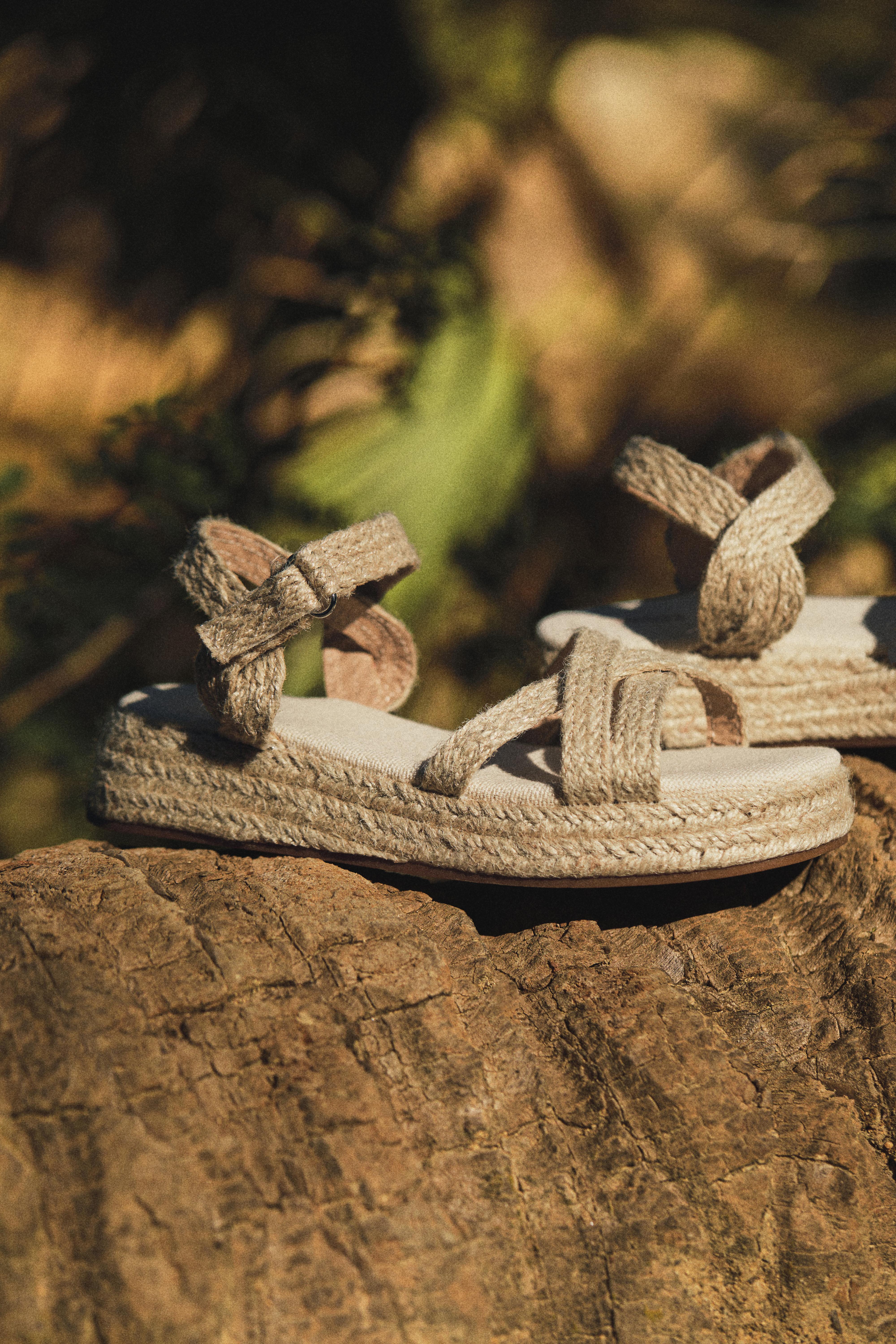 JUTE-EFFECT PLATFORM SANDAL — BEIGE