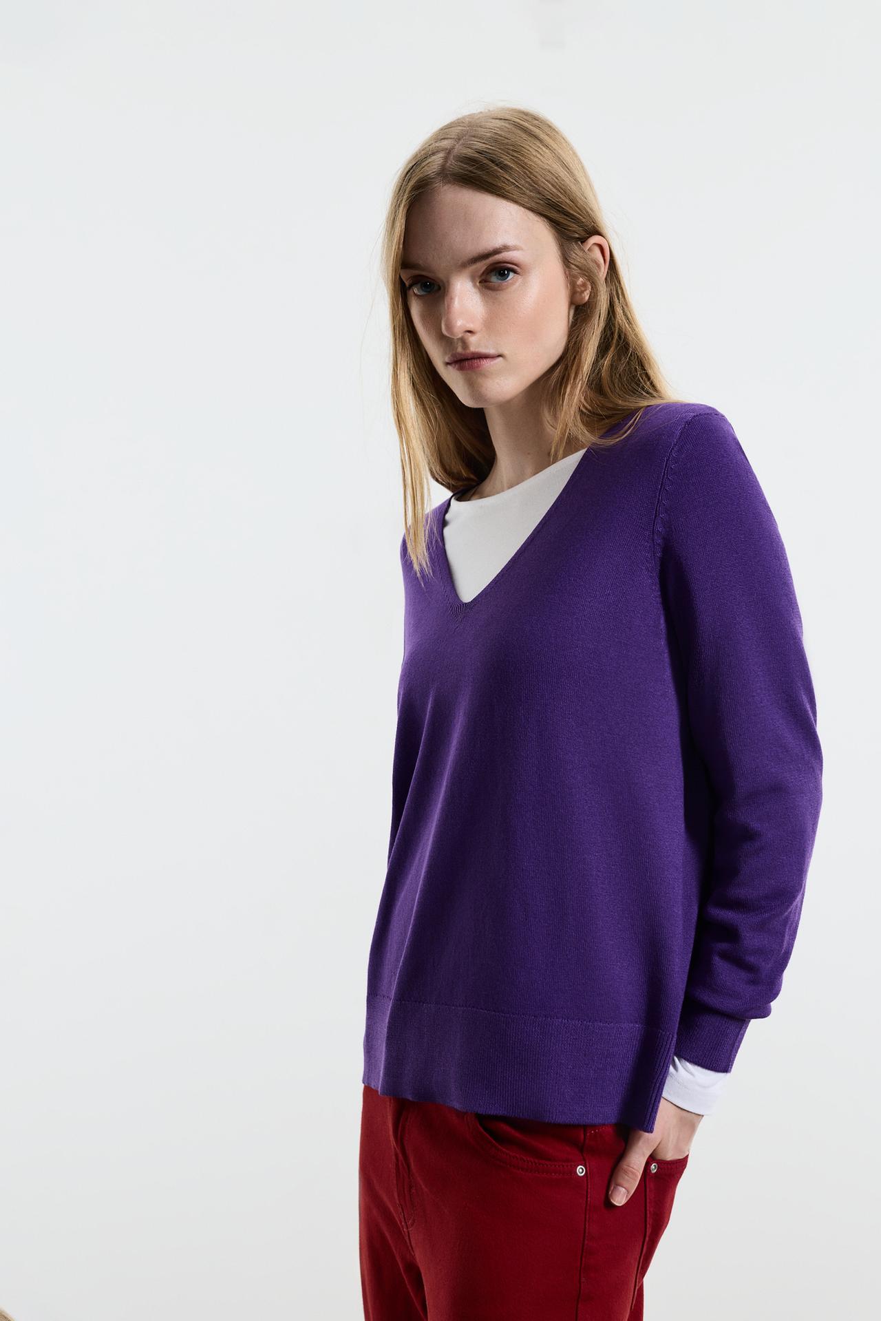Basic V-neck sweater — LAVENDER