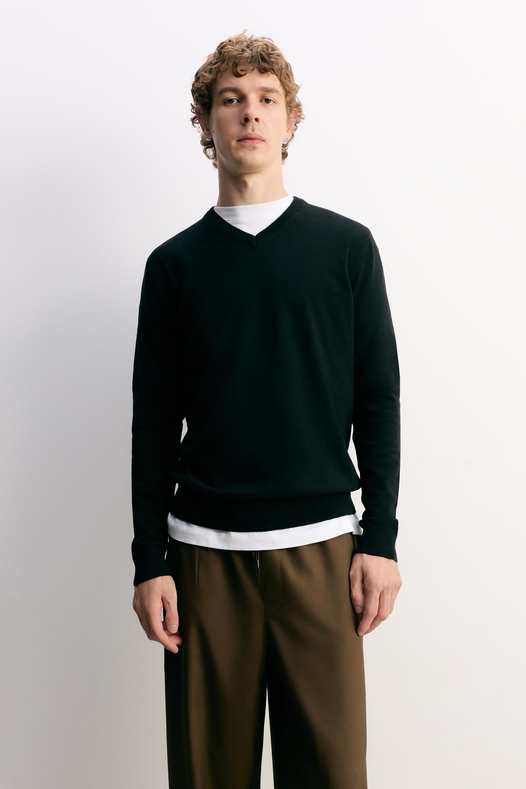 V-neck sweater - Sweaters | Cardigans - CLOTHING - Man - | Lefties UAE ...