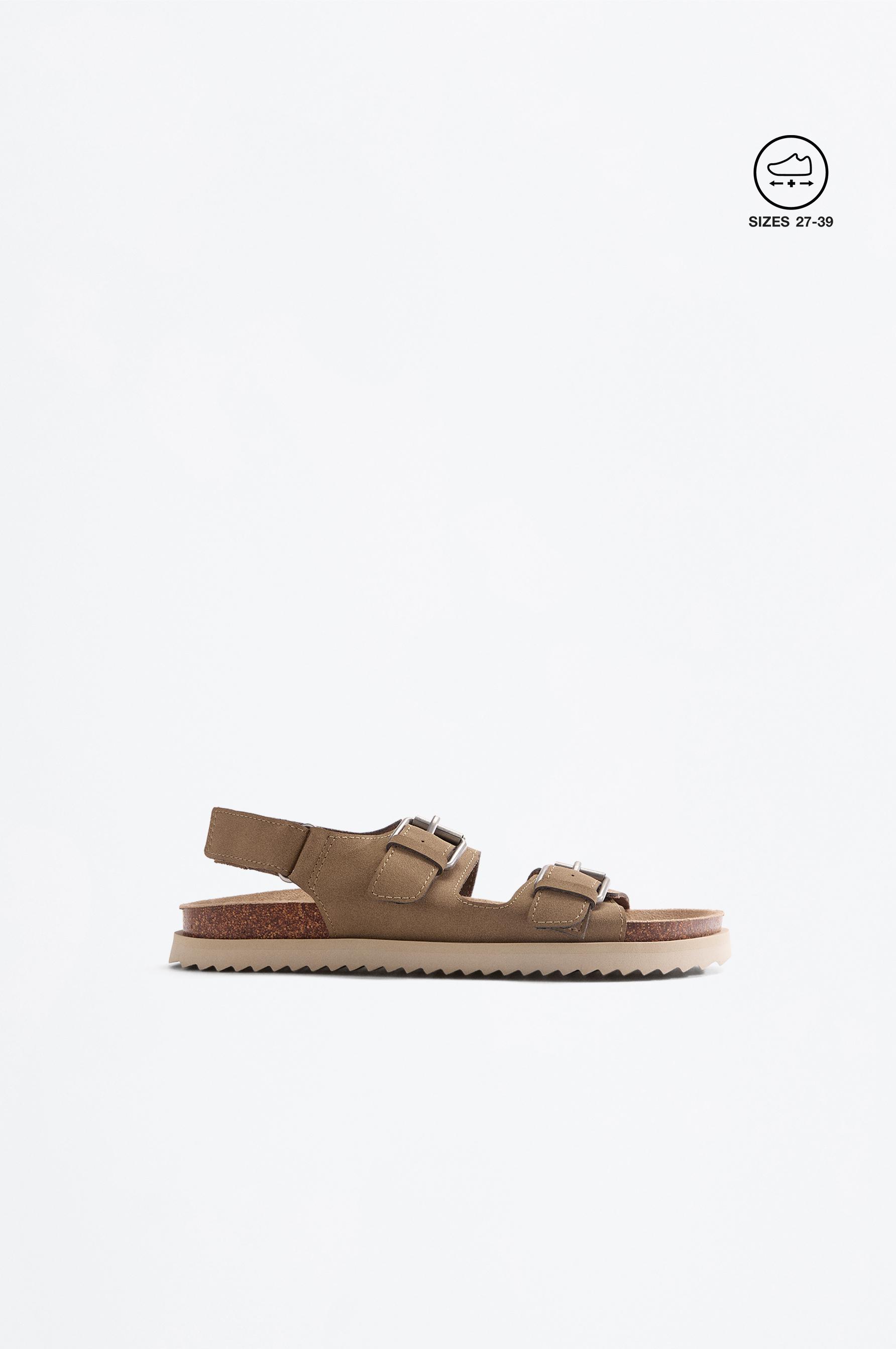 BUCKLE SANDALS — BROWN