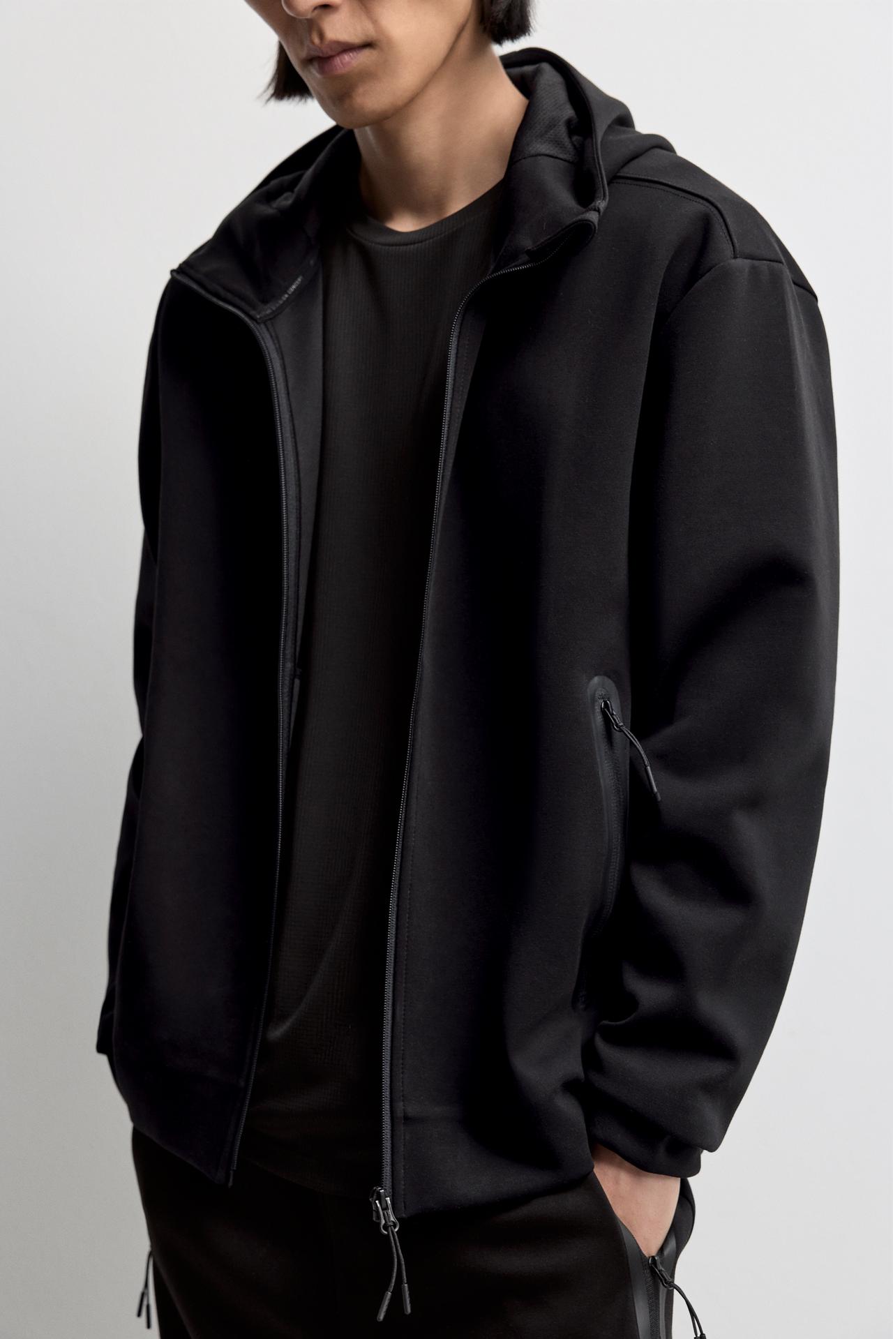 Interlock zip hoodie — BLACK