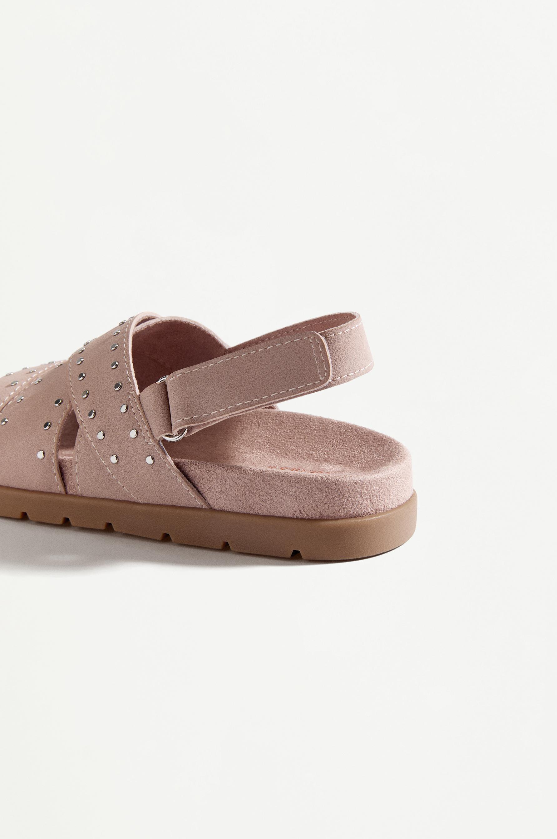 COMFORT STUDDED SANDALS — PALE PINK
