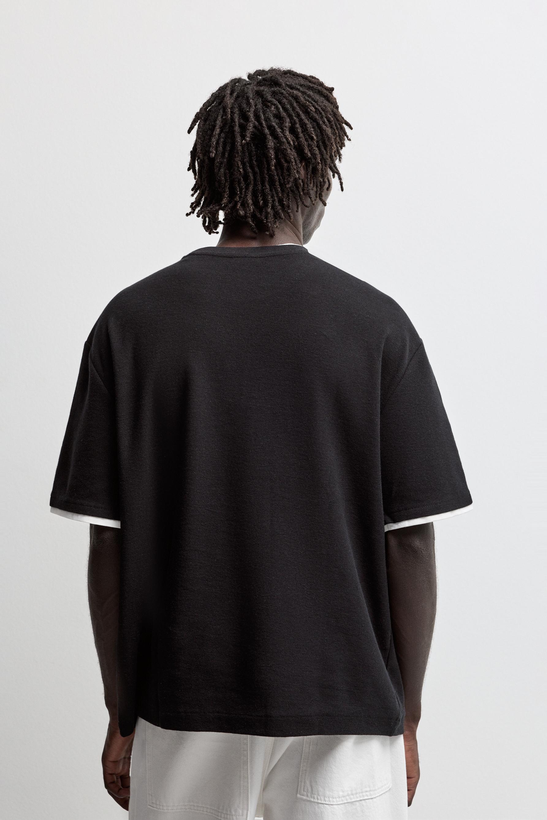 Textured T-shirt with double collar — BLACK
