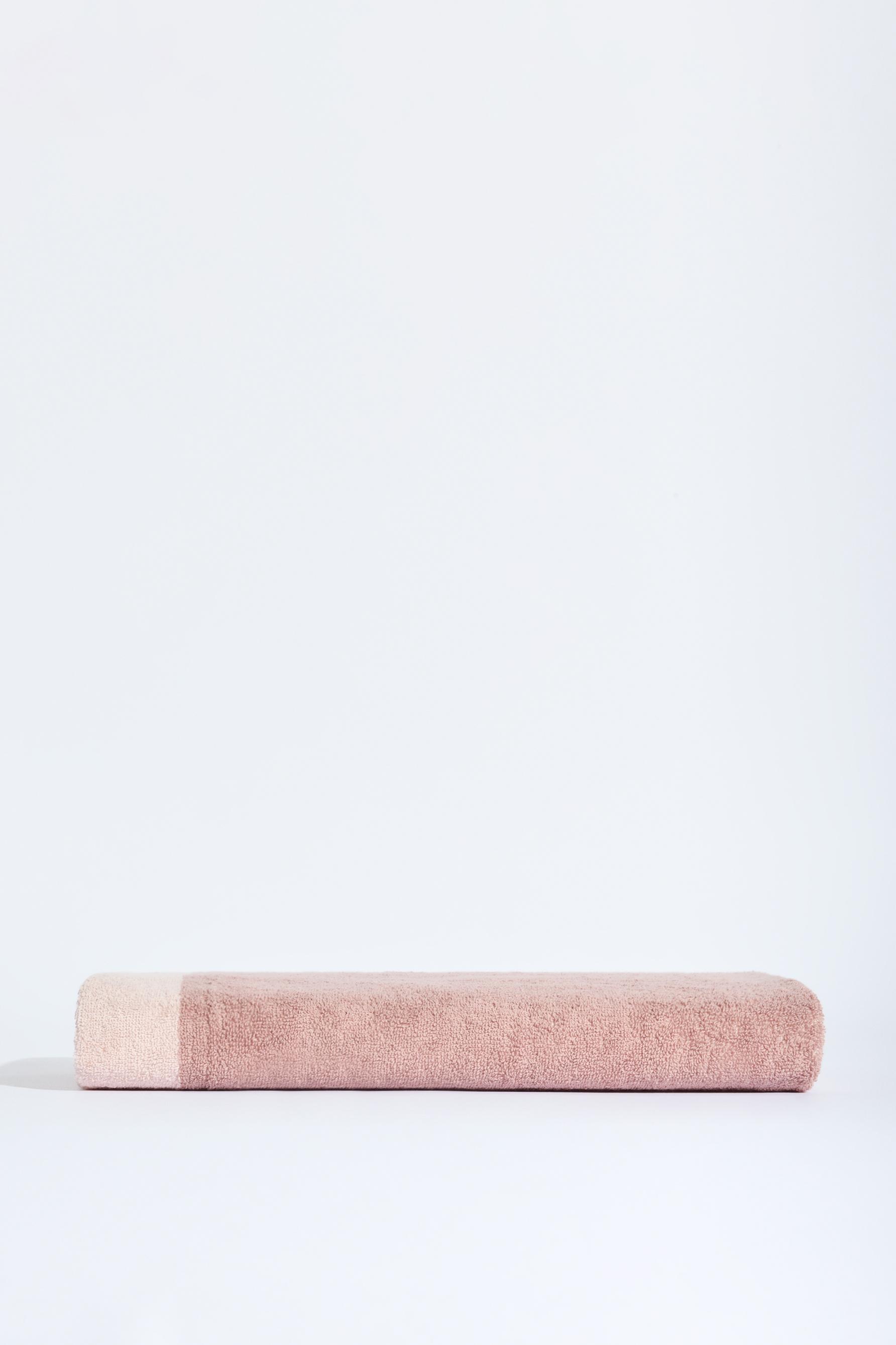 Toalla de ducha color block 140 x 70 cm