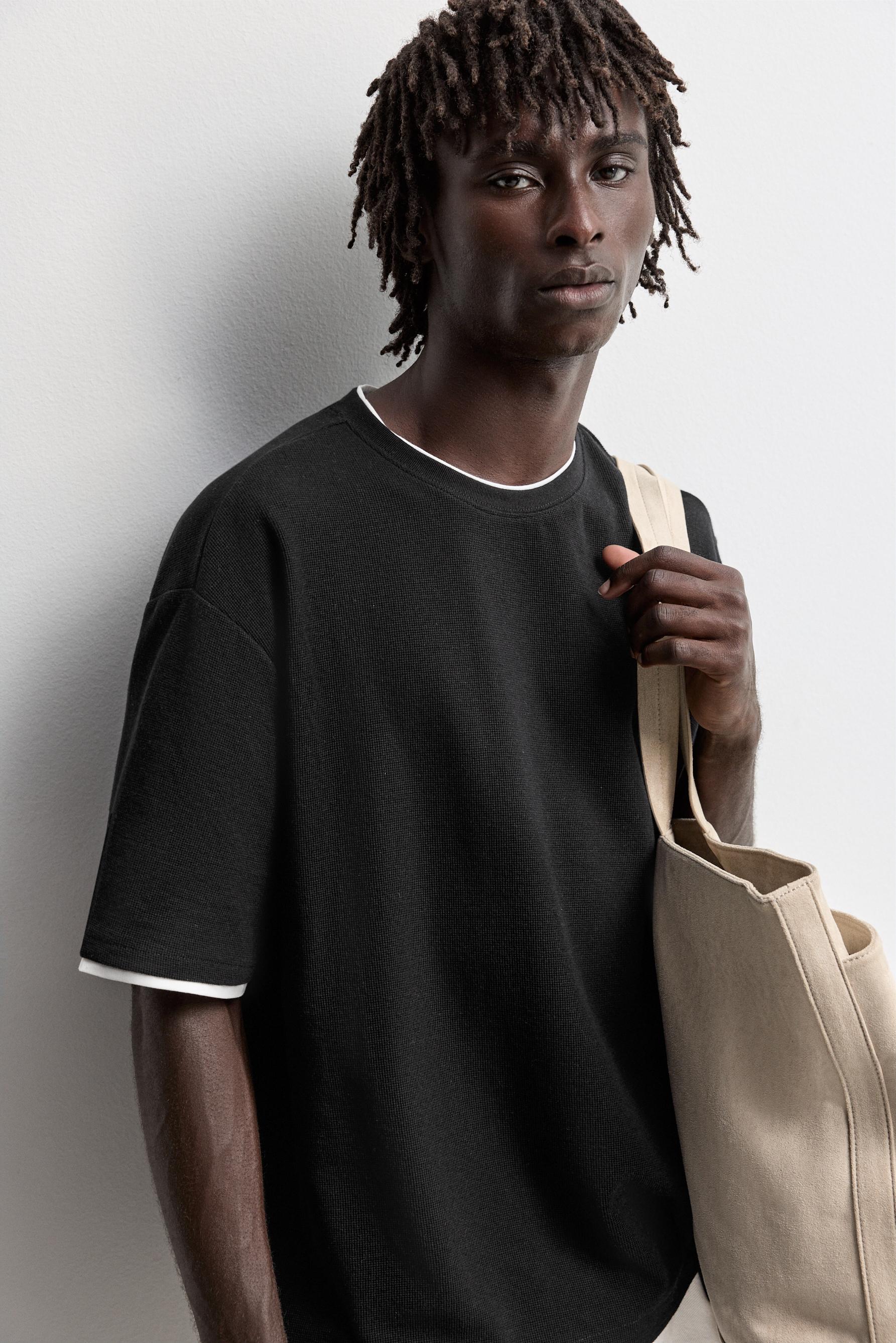 Textured T-shirt with double collar — BLACK