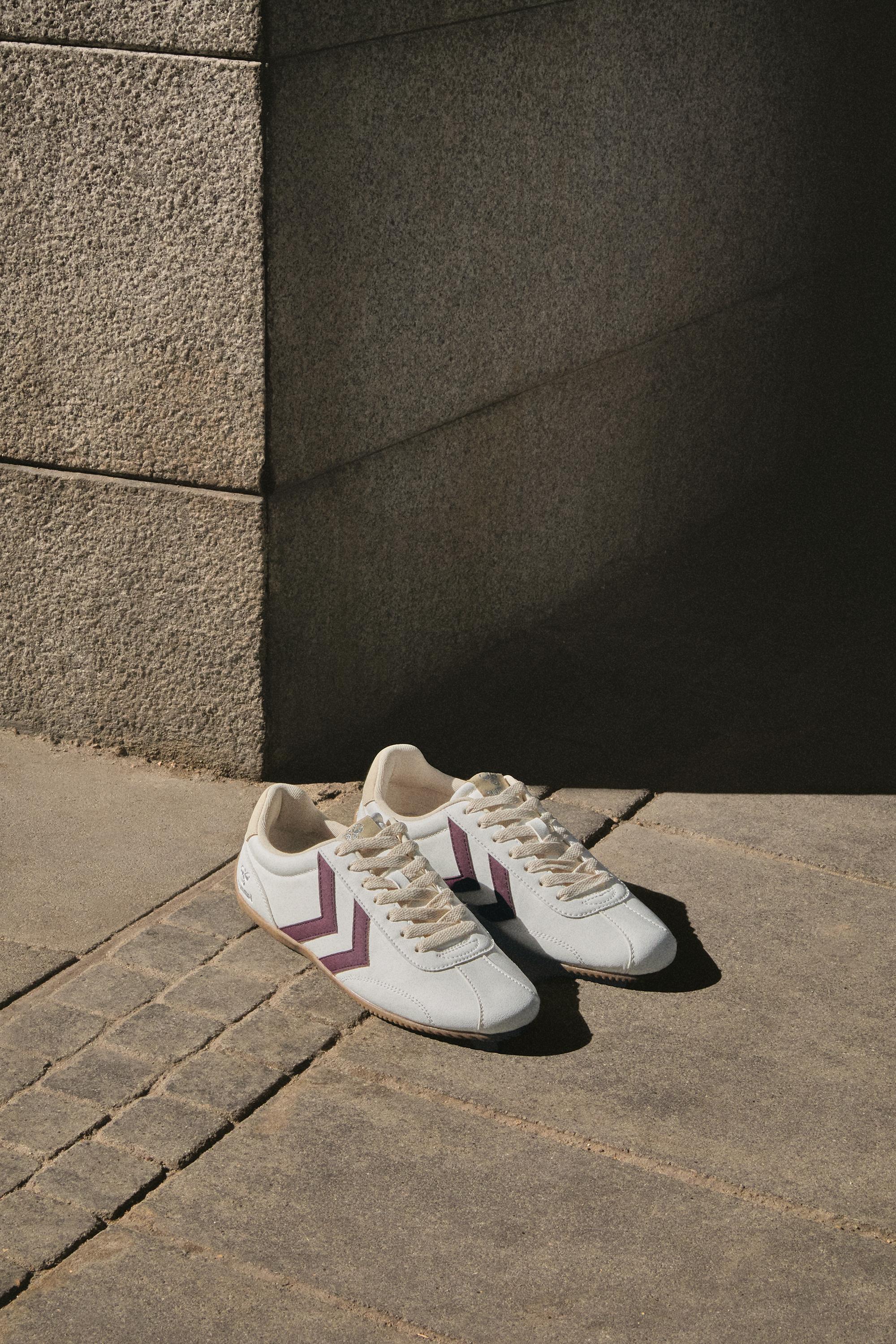 Hummel thin-sole sneakers — WHITE