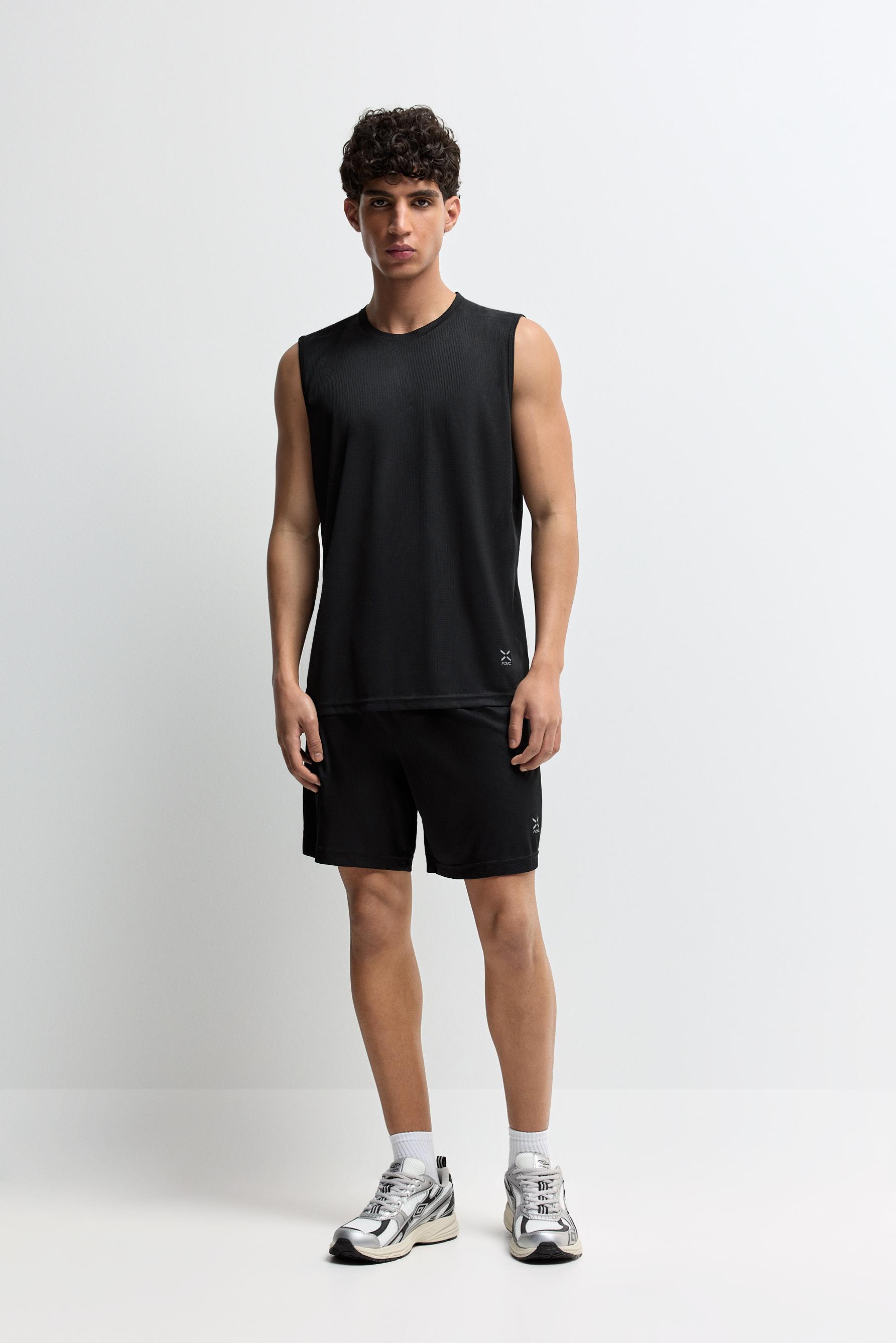 Sleeveless sports T-shirt — BLACK