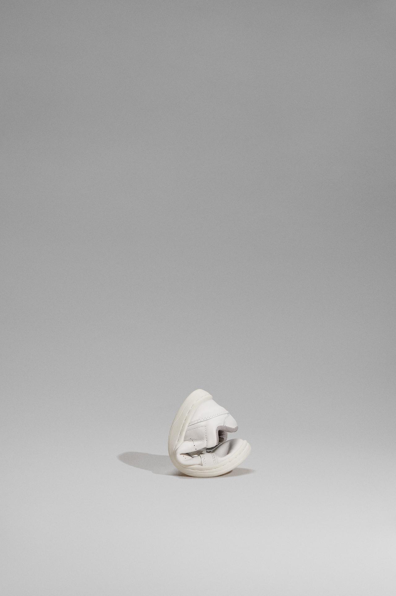 Leather slippers — WHITE