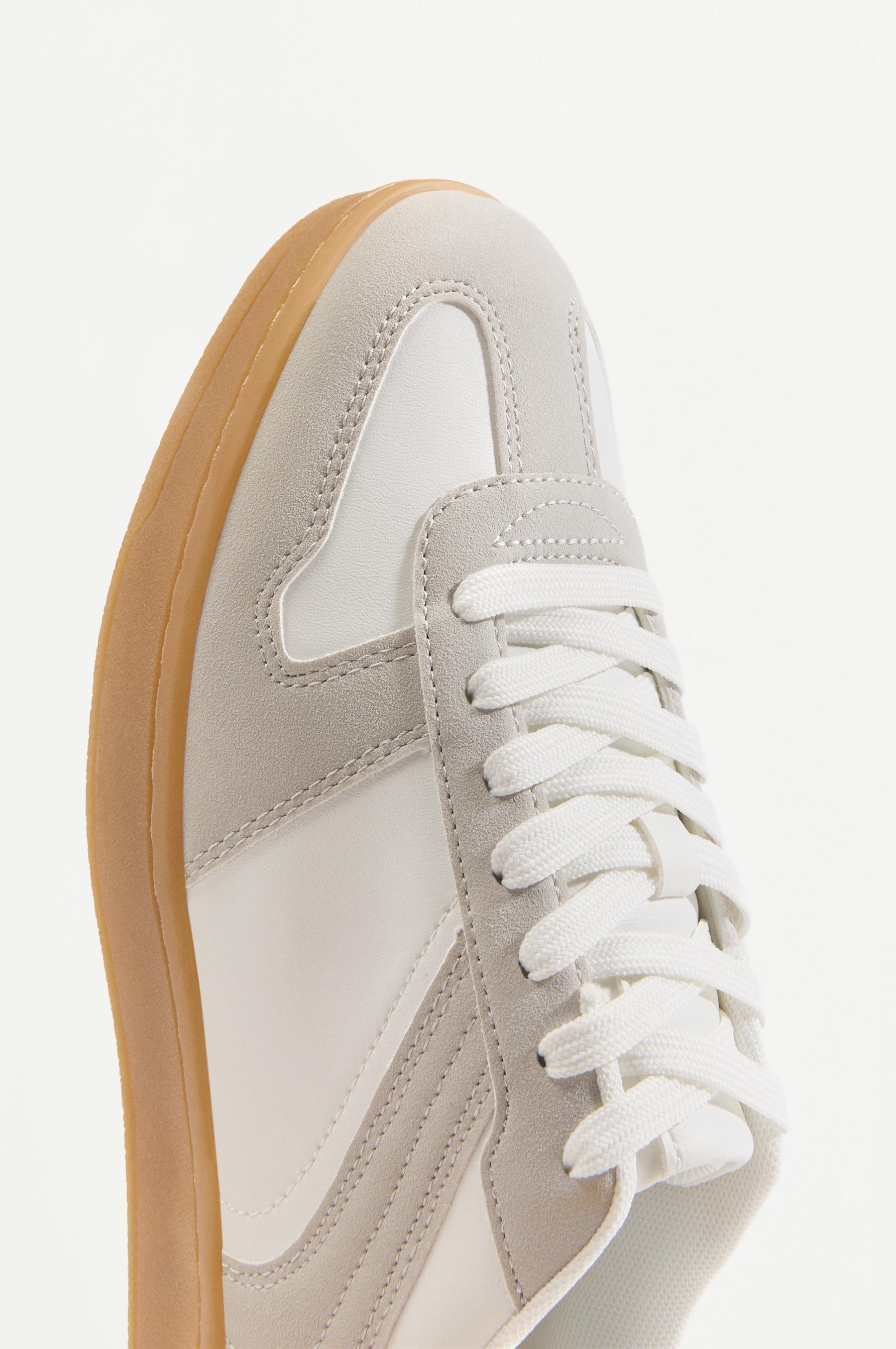 Retro sneakers — OTHERS