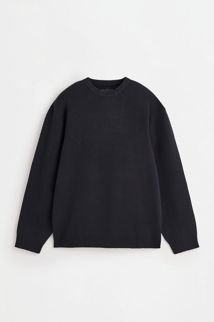 Soft knit sweater — BLACK