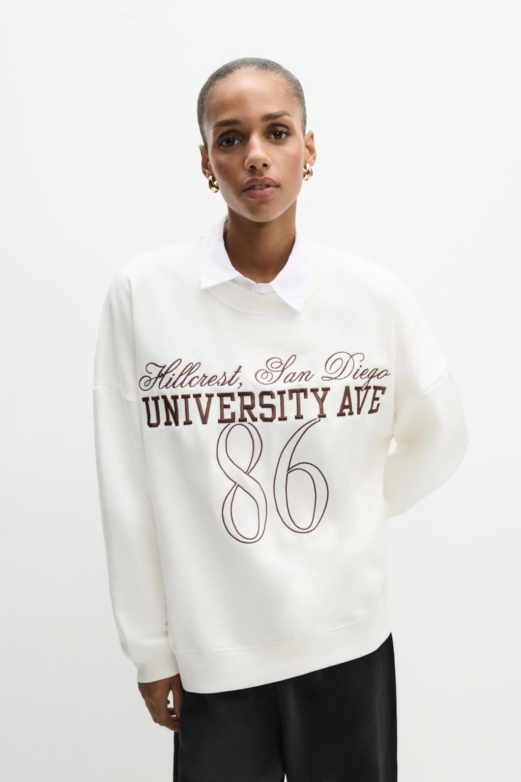 Embroidered oversize sweatshirt