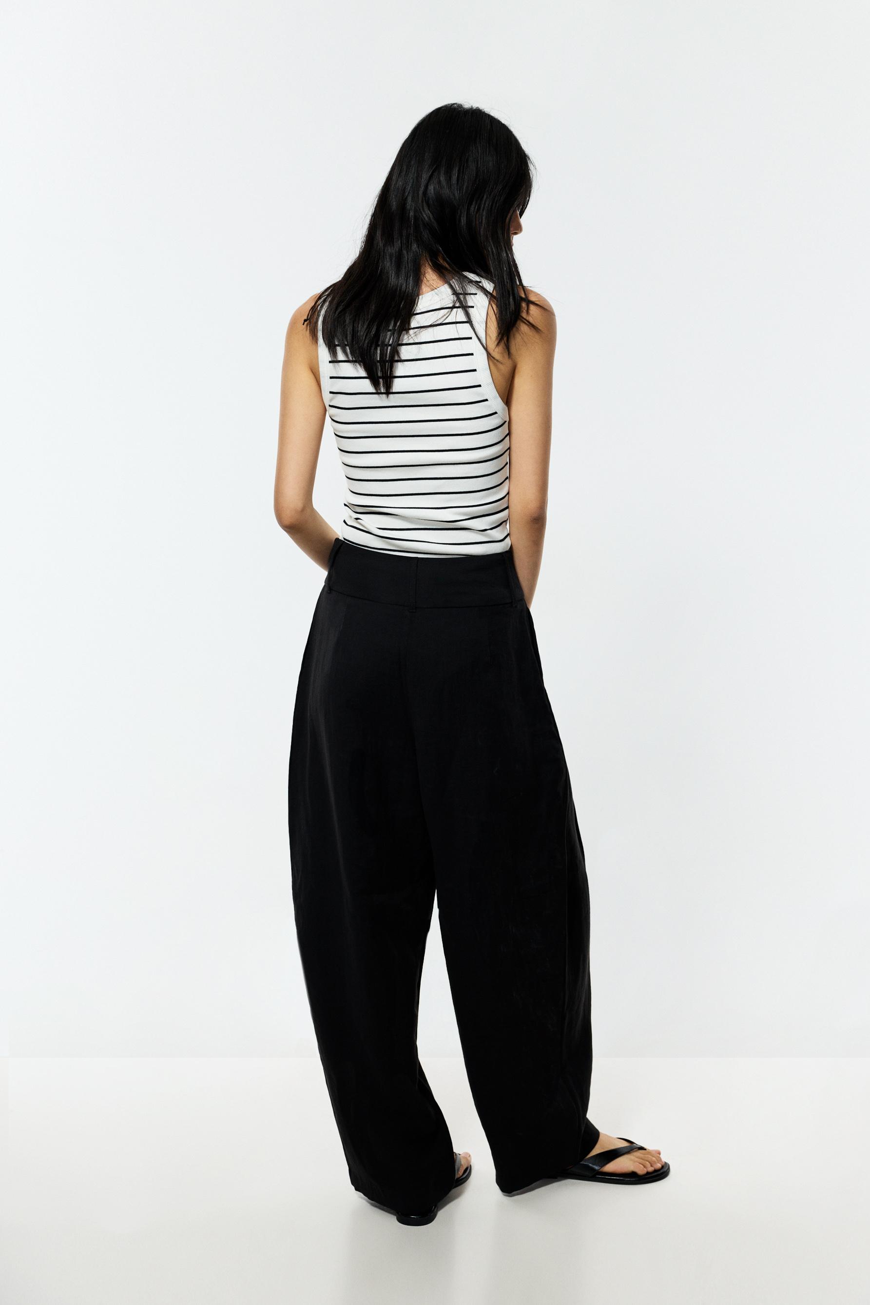 Barrel trousers with darts — BLACK