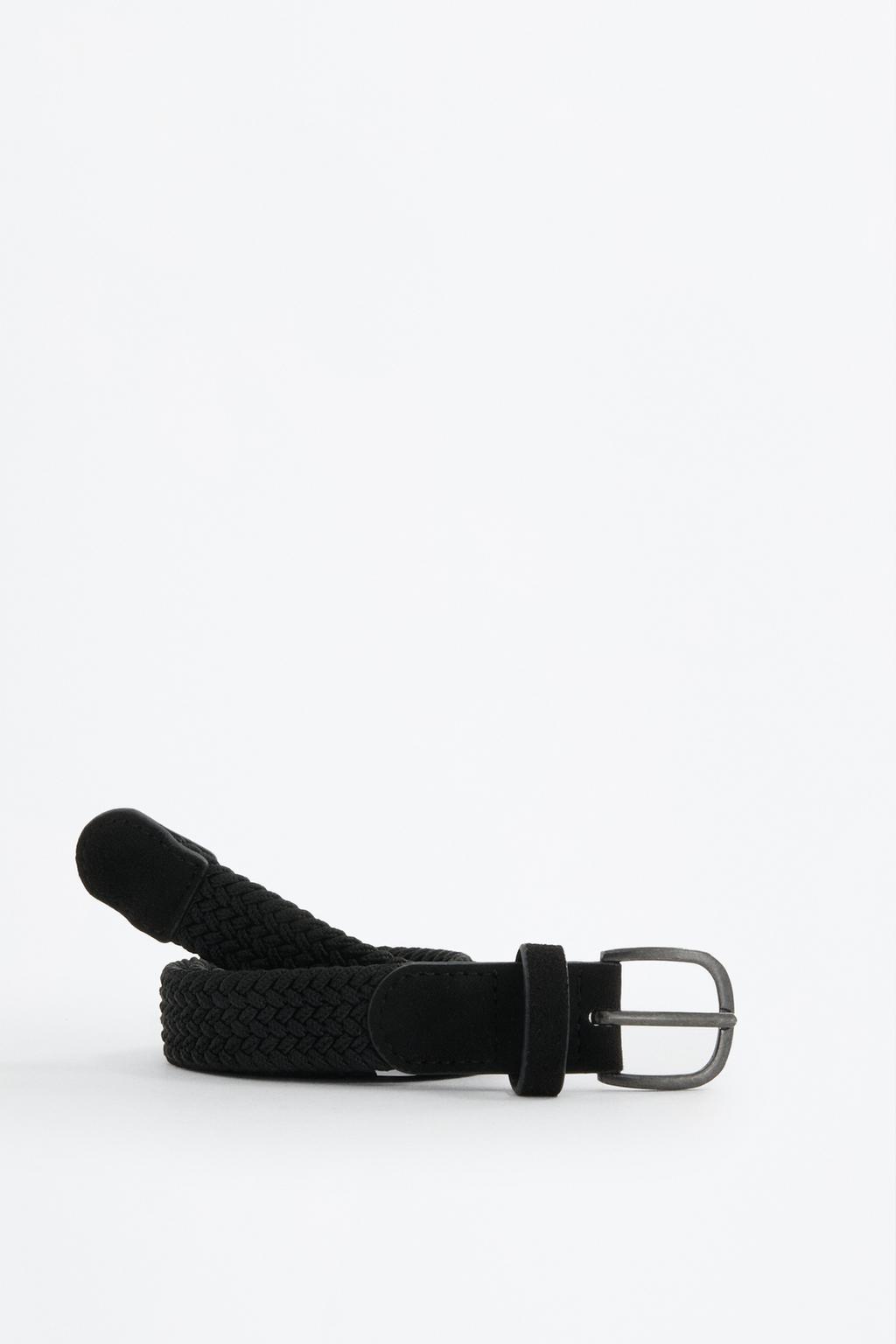 Elastic belt