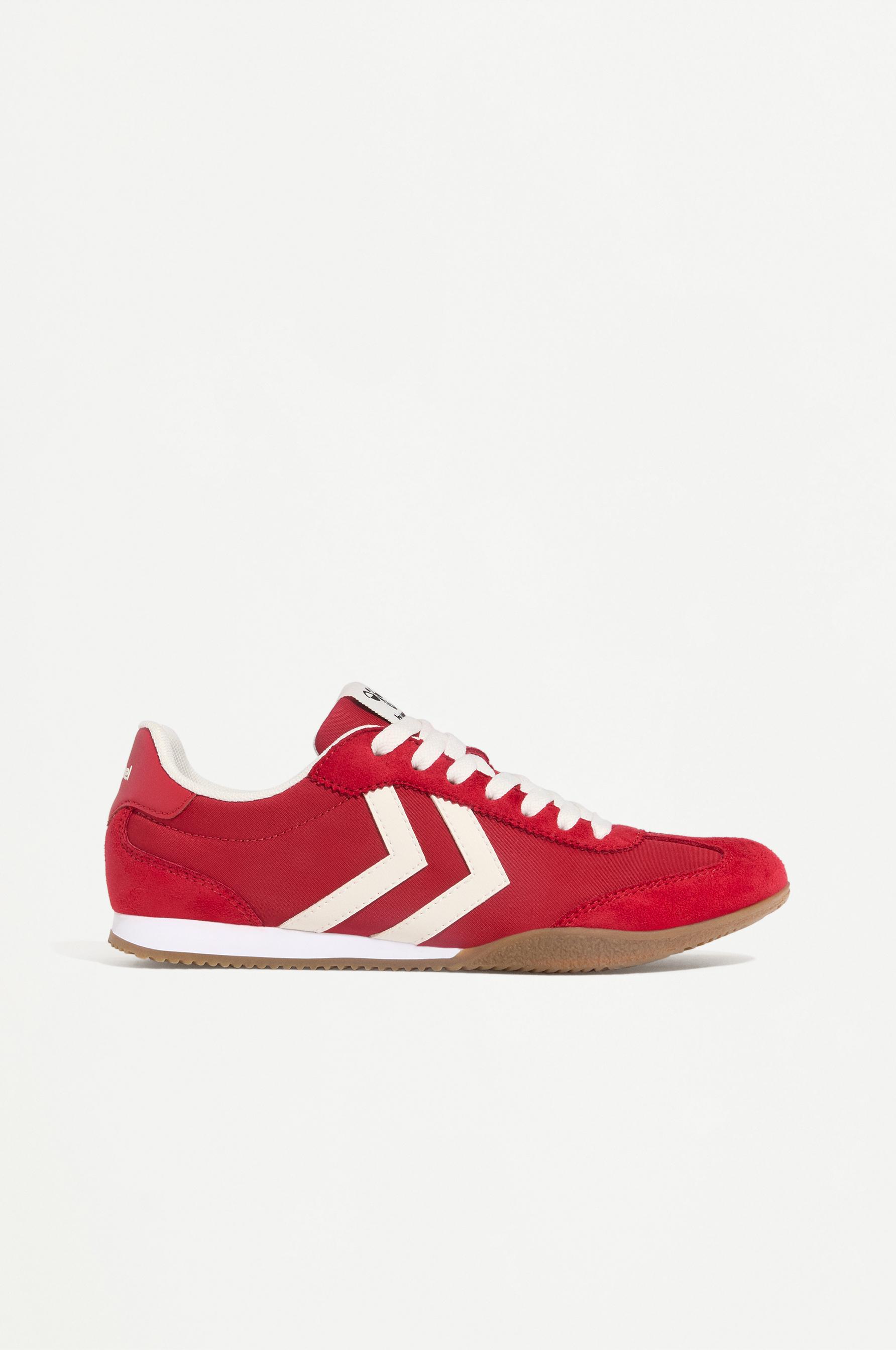Hummel athletic shoe — RED