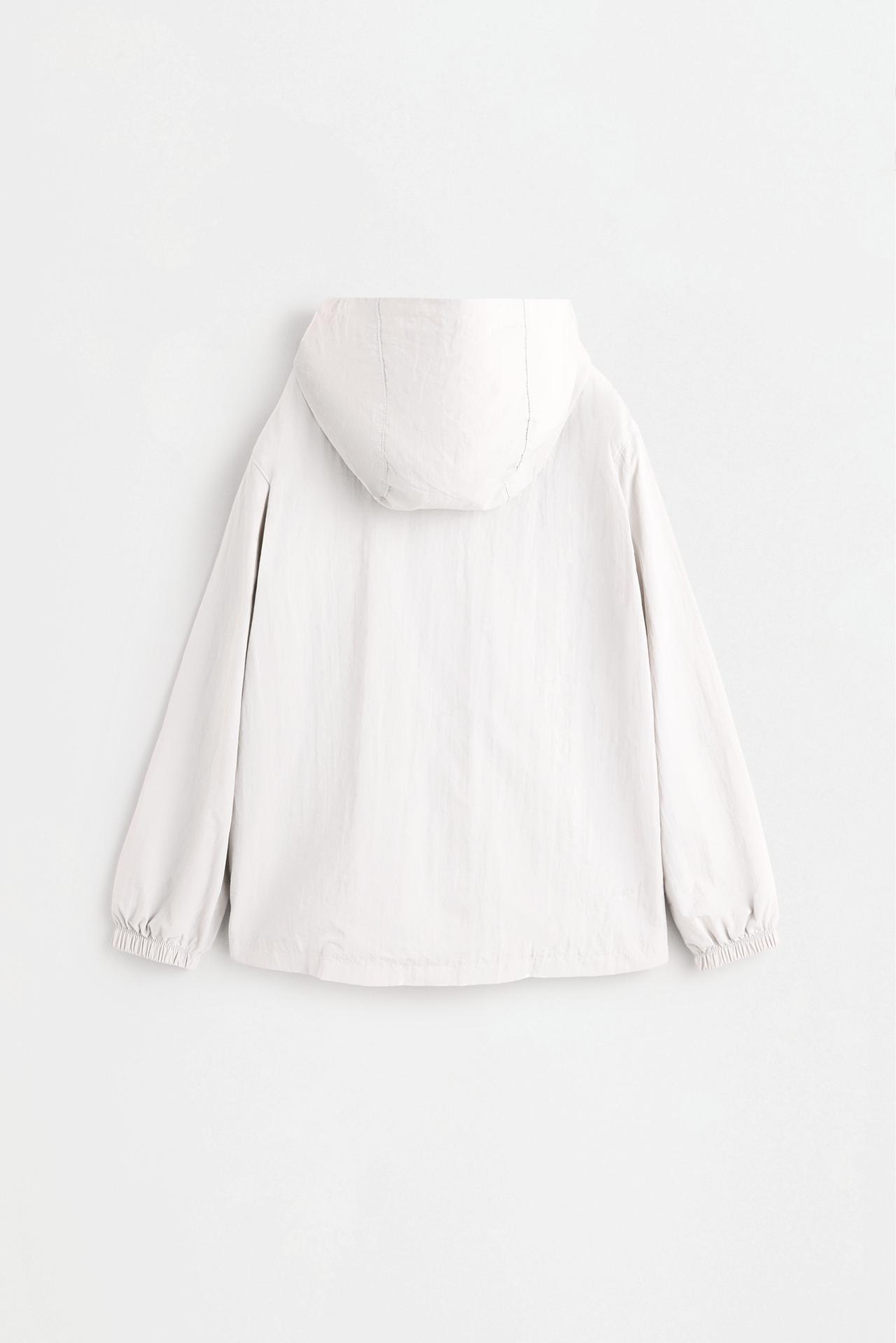 Hooded windbreaker — HIELO