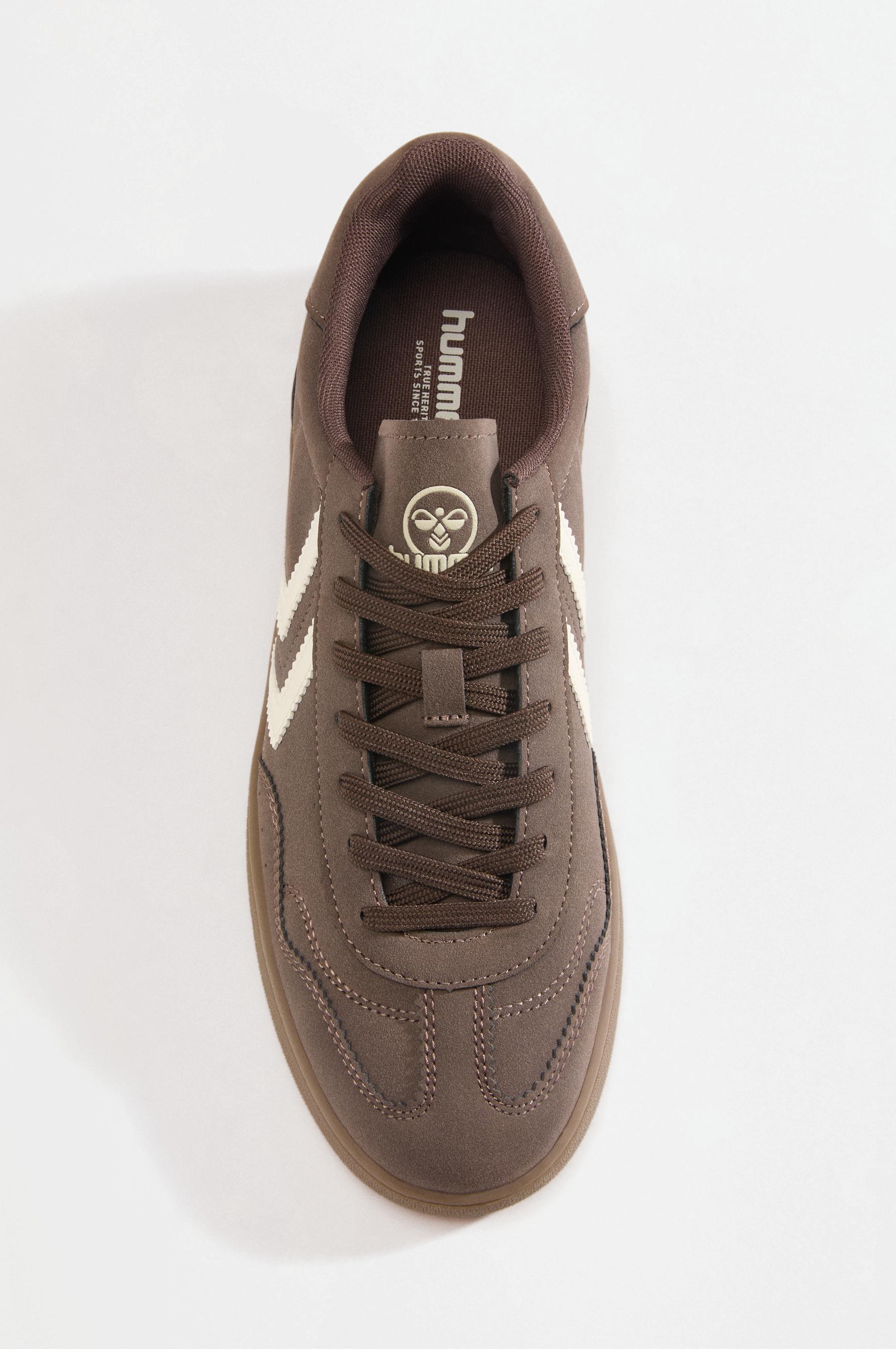 Hummel sneakers — BROWN