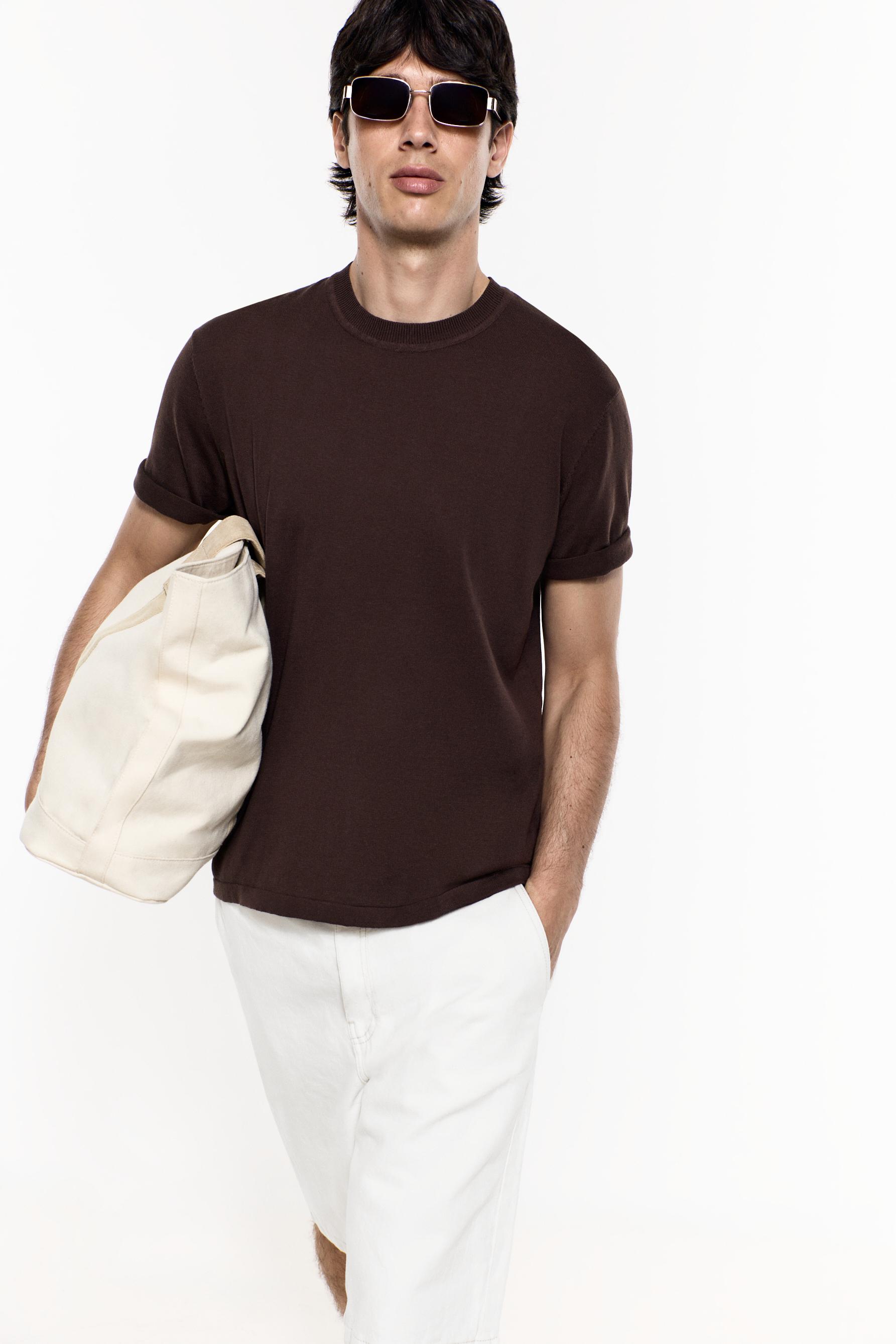 Basic knit T-shirt — CHOCOLATE