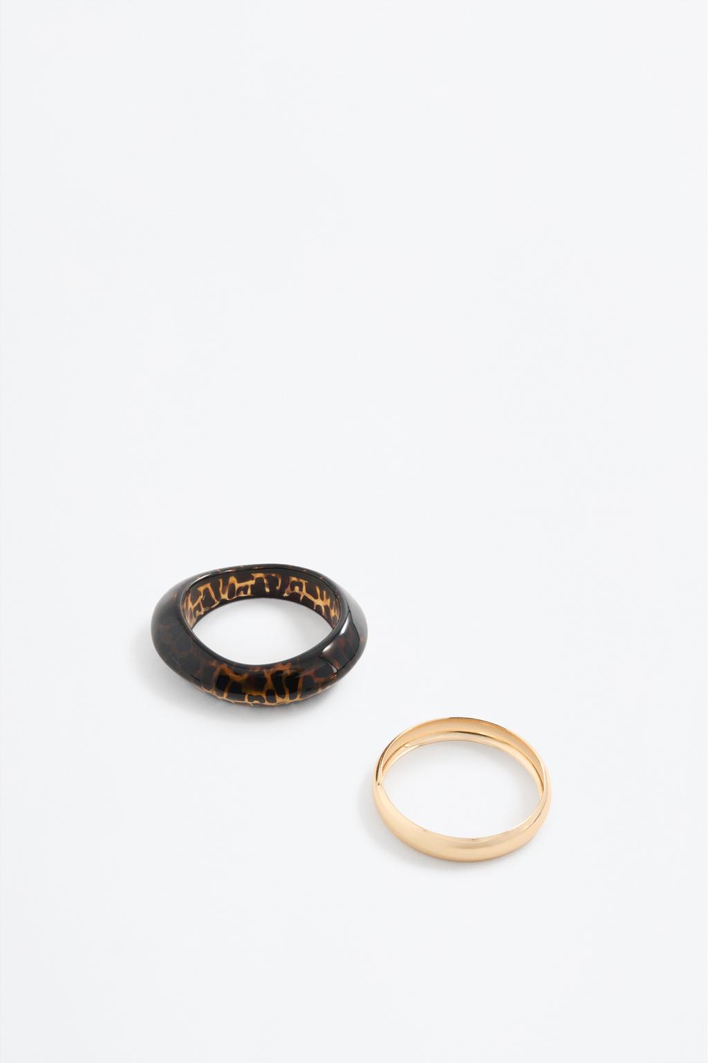 2-pack of contrast bracelets