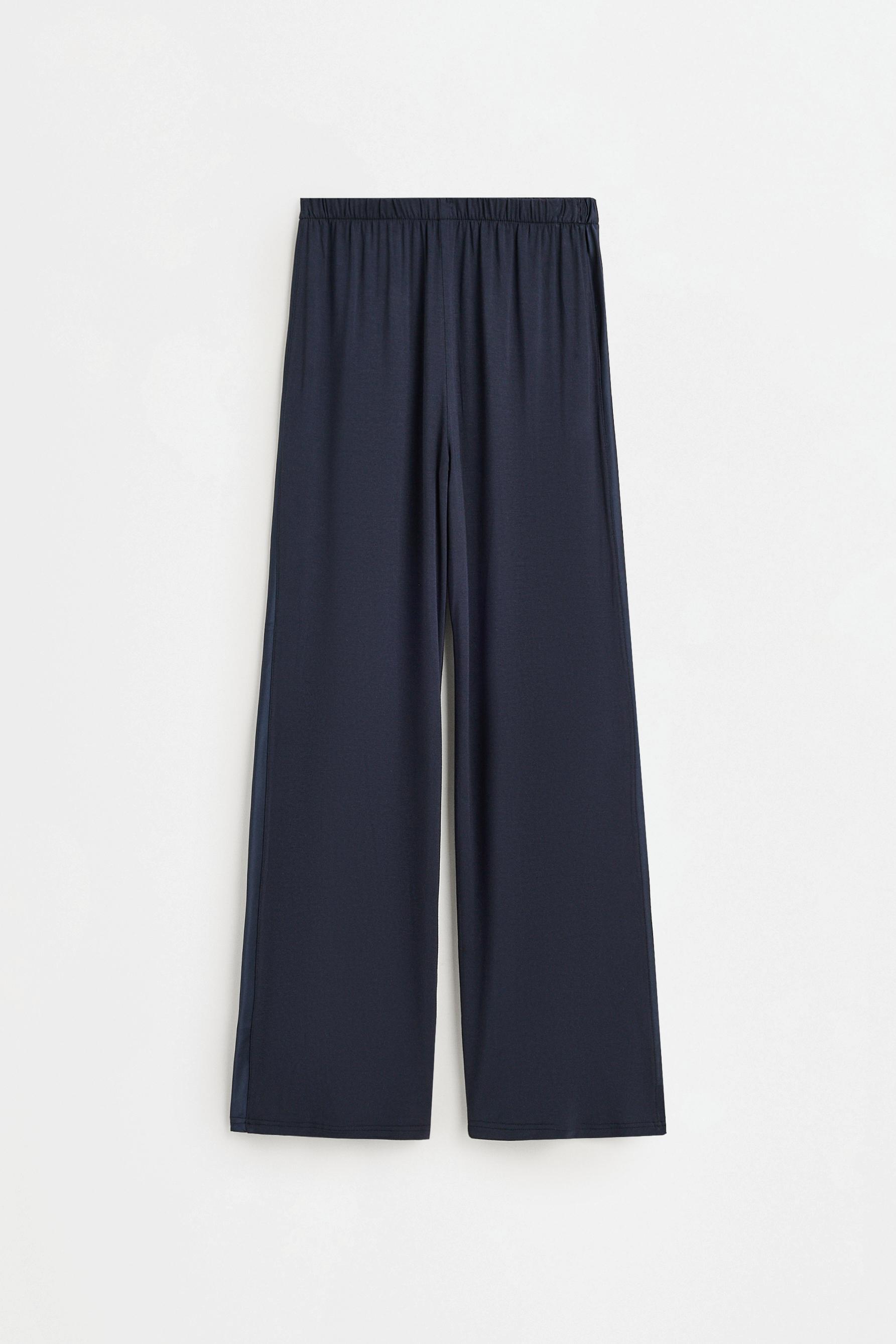 Flowing pyjamas — NAVY