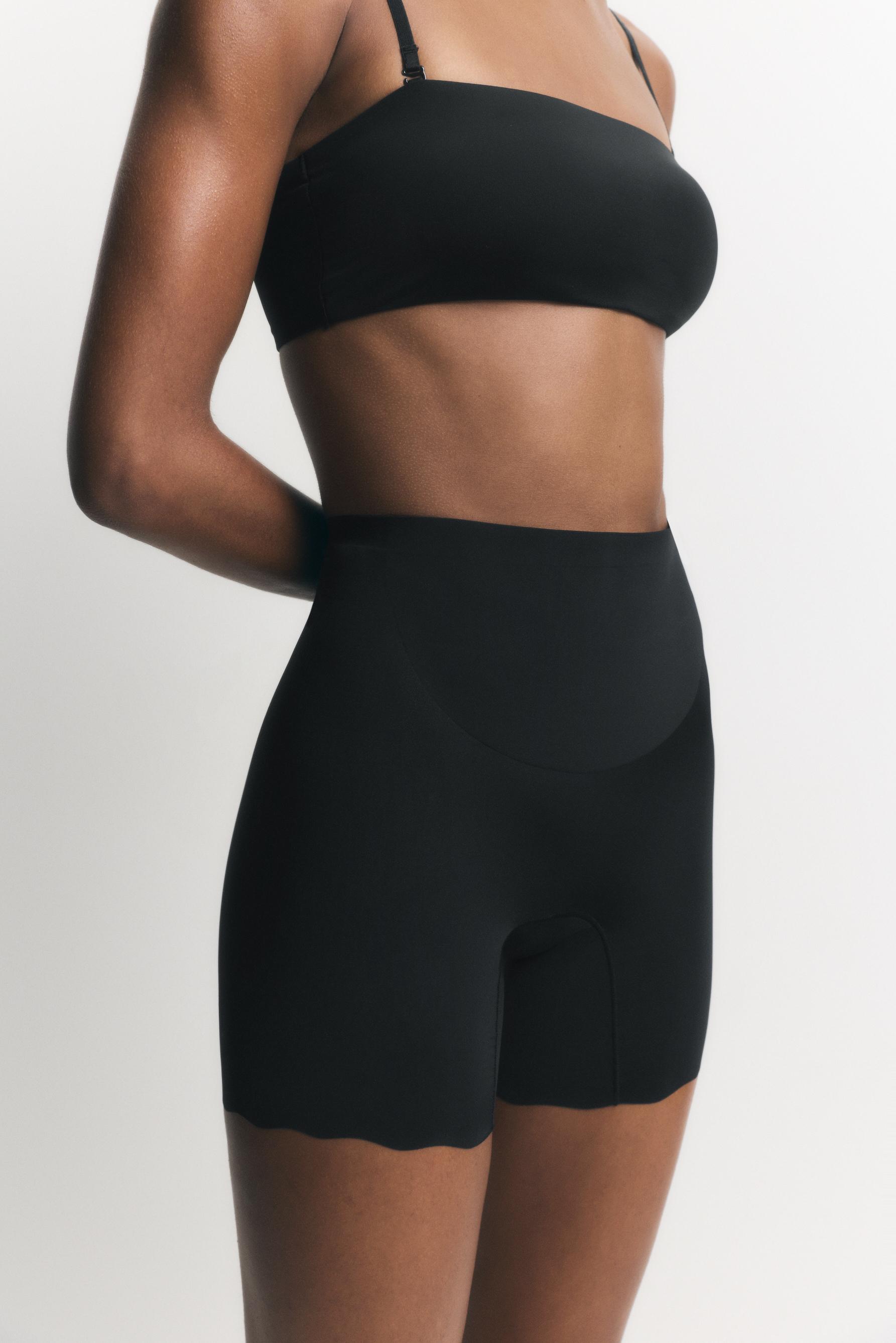 Seamless shapewear shorts — BLACK
