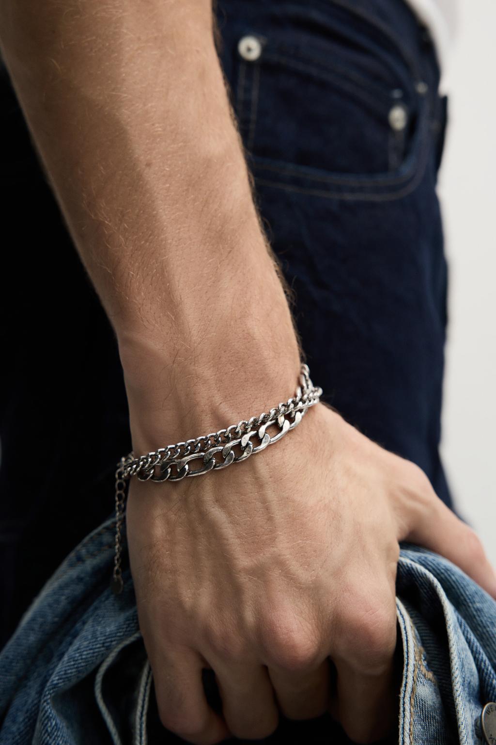 Pack of 4 assorted bracelets