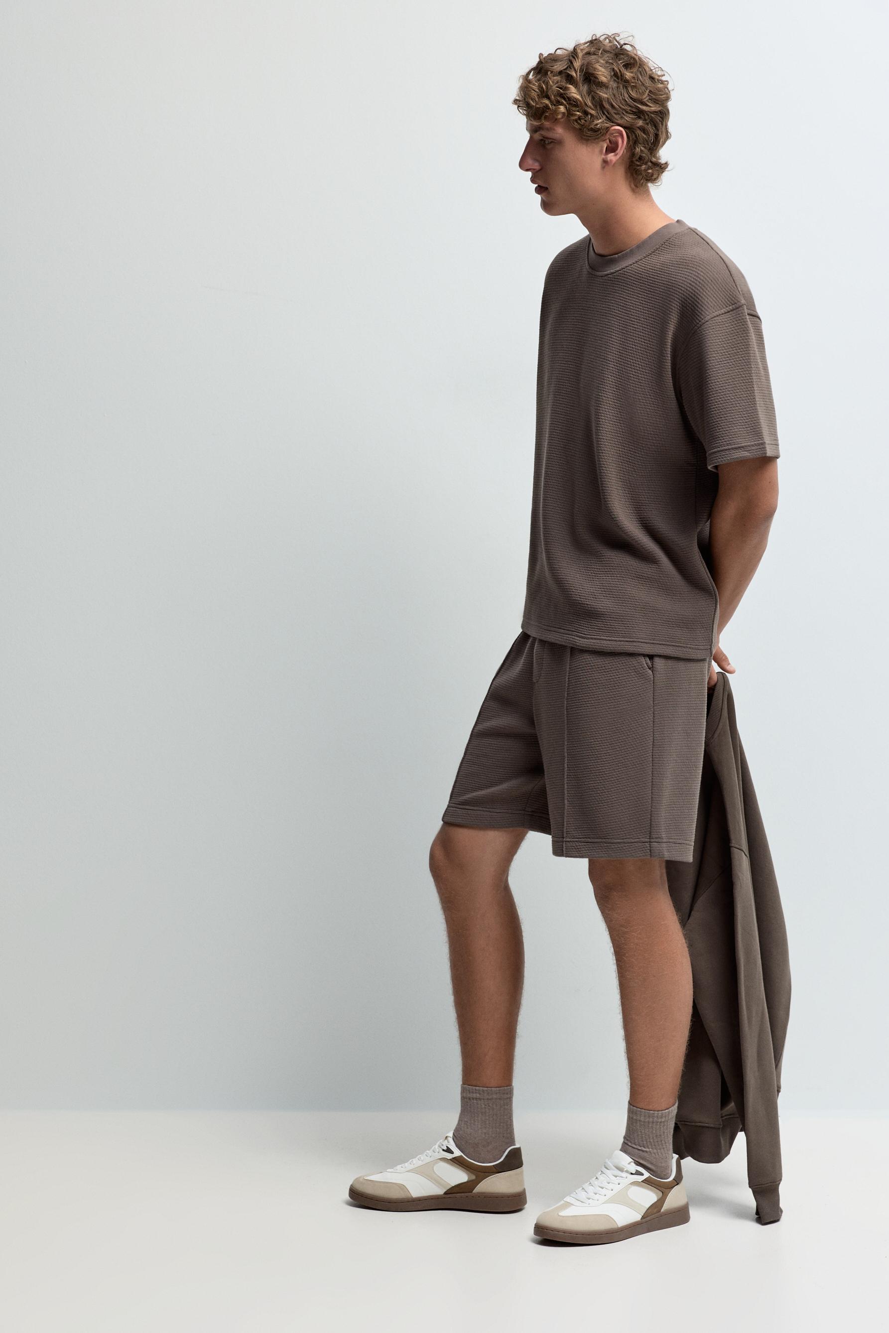 Waffle-textured Bermuda shorts — TAUPE BROWN