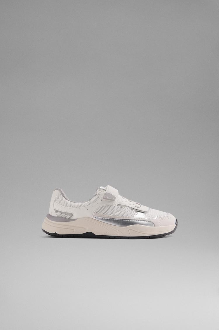 CASUAL BAREFOOT SPORTS SHOES — WHITE