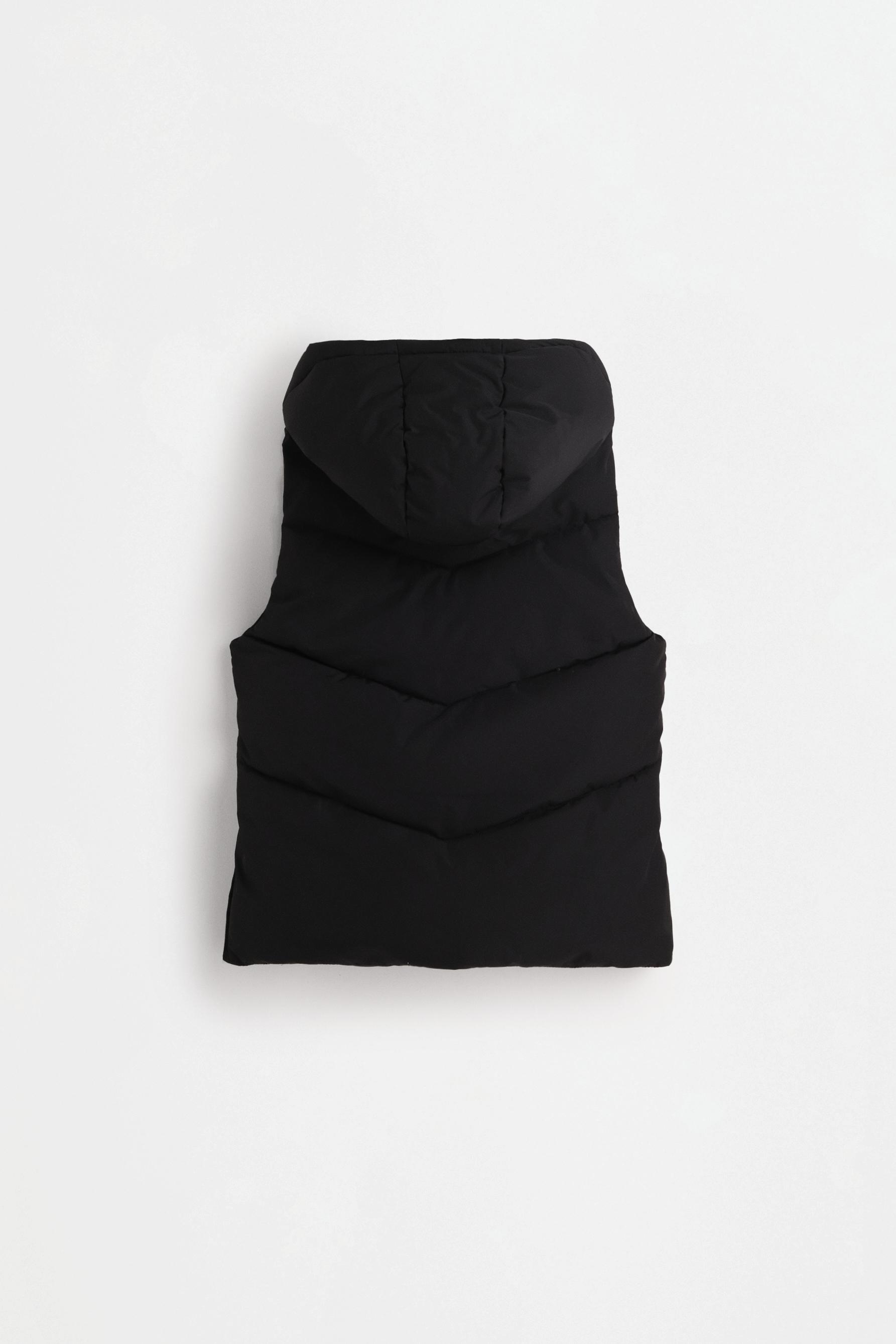 Long padded gilet — BLACK