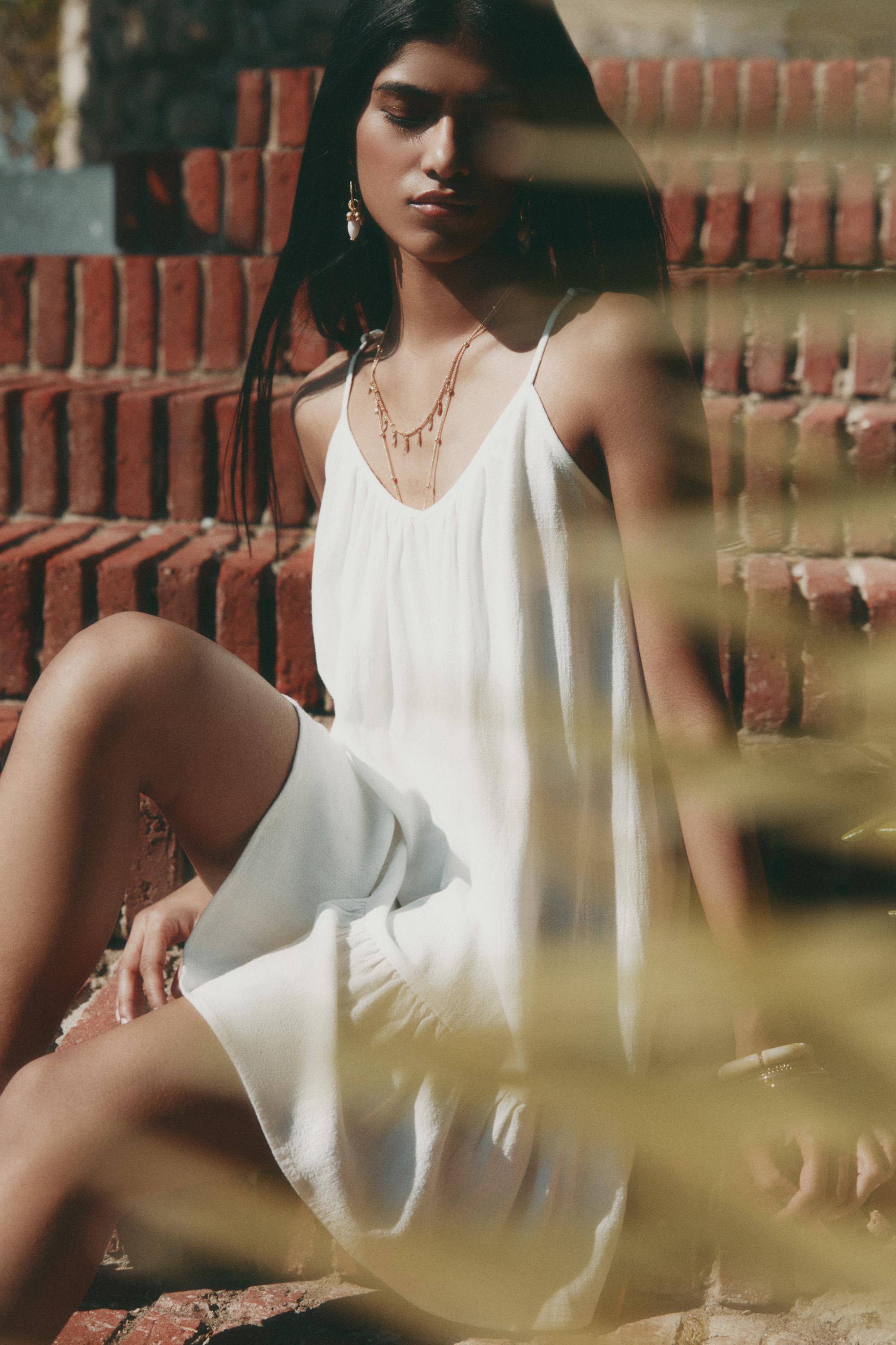 Short flowing dress — WHITE