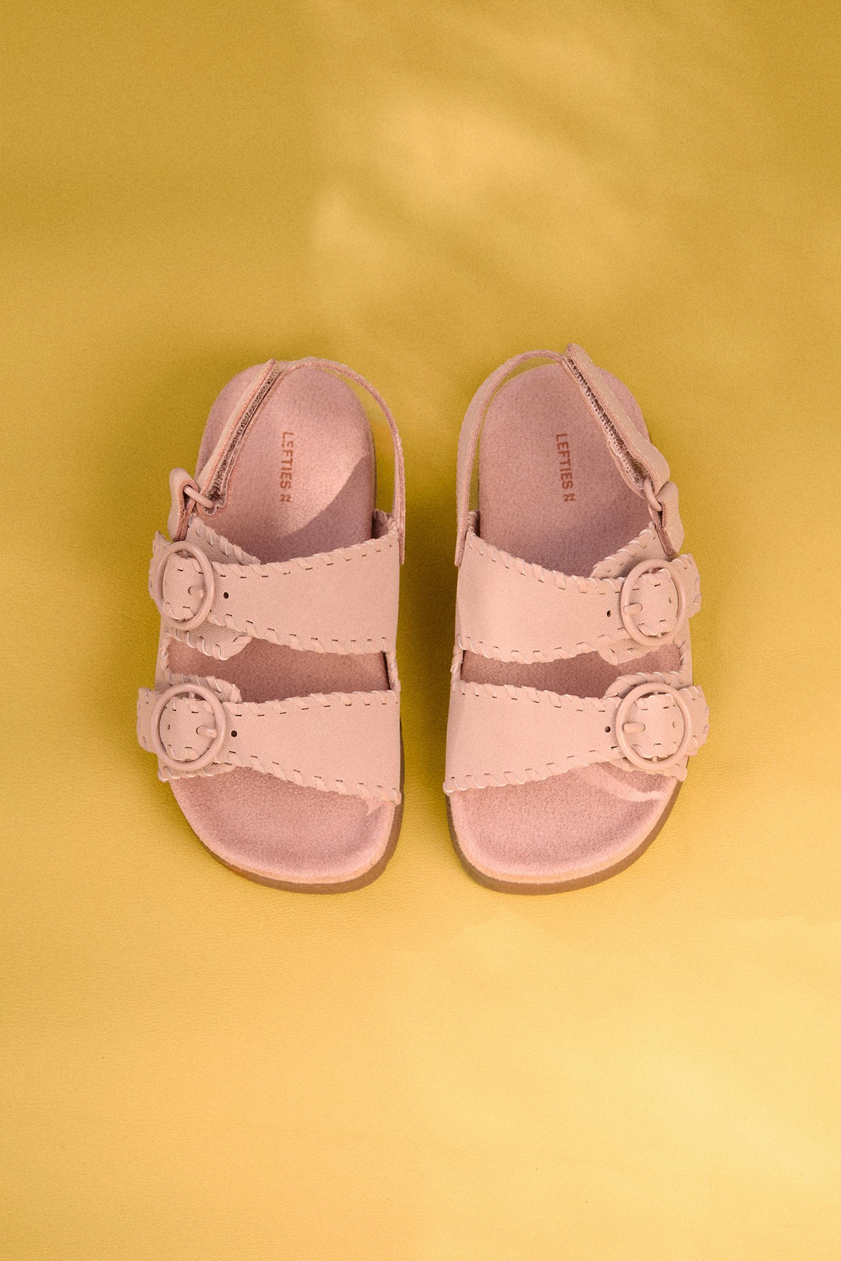 COMFORT BUCKLE SANDALS — PALE PINK