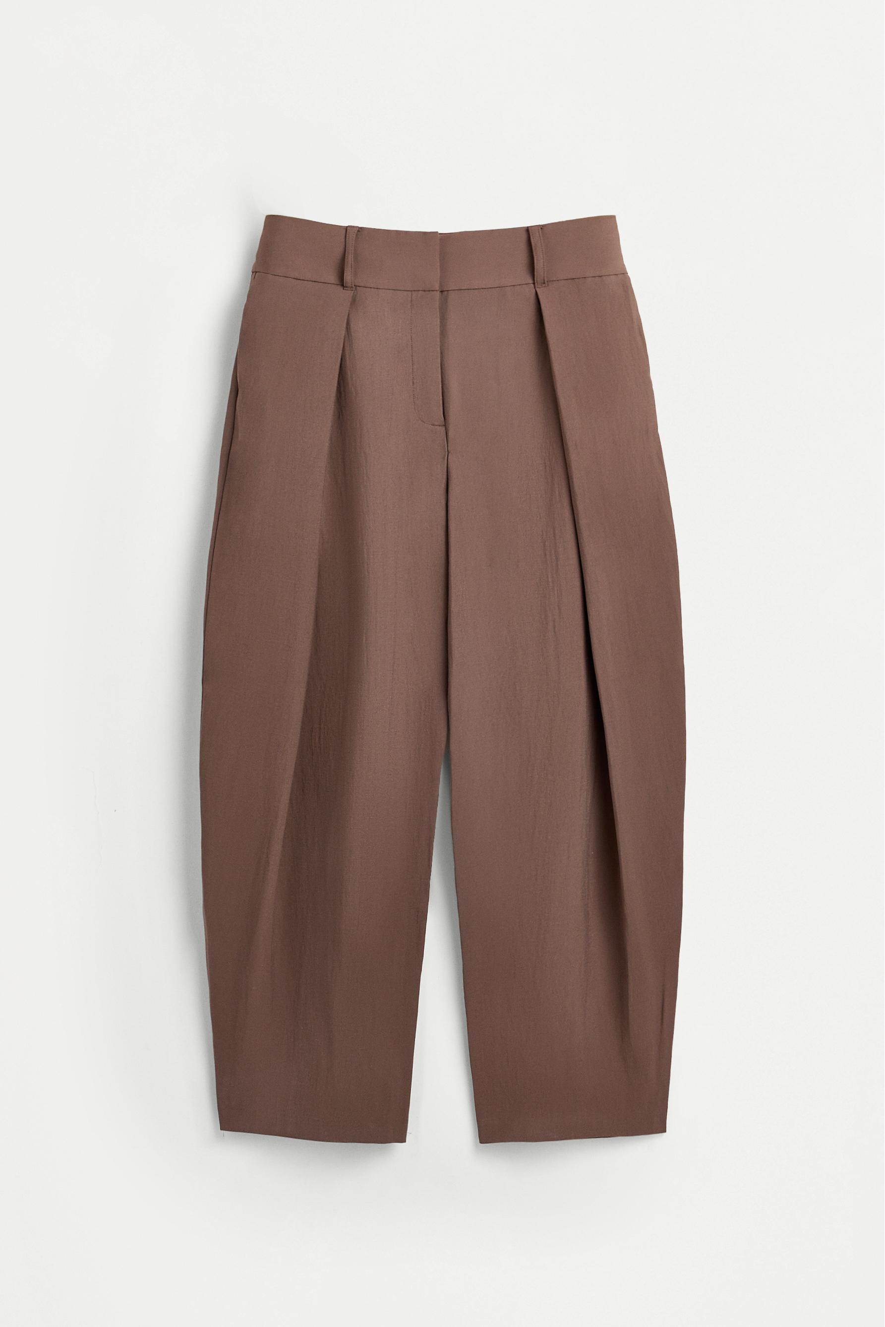 Barrel trousers with darts — PALE BROWN