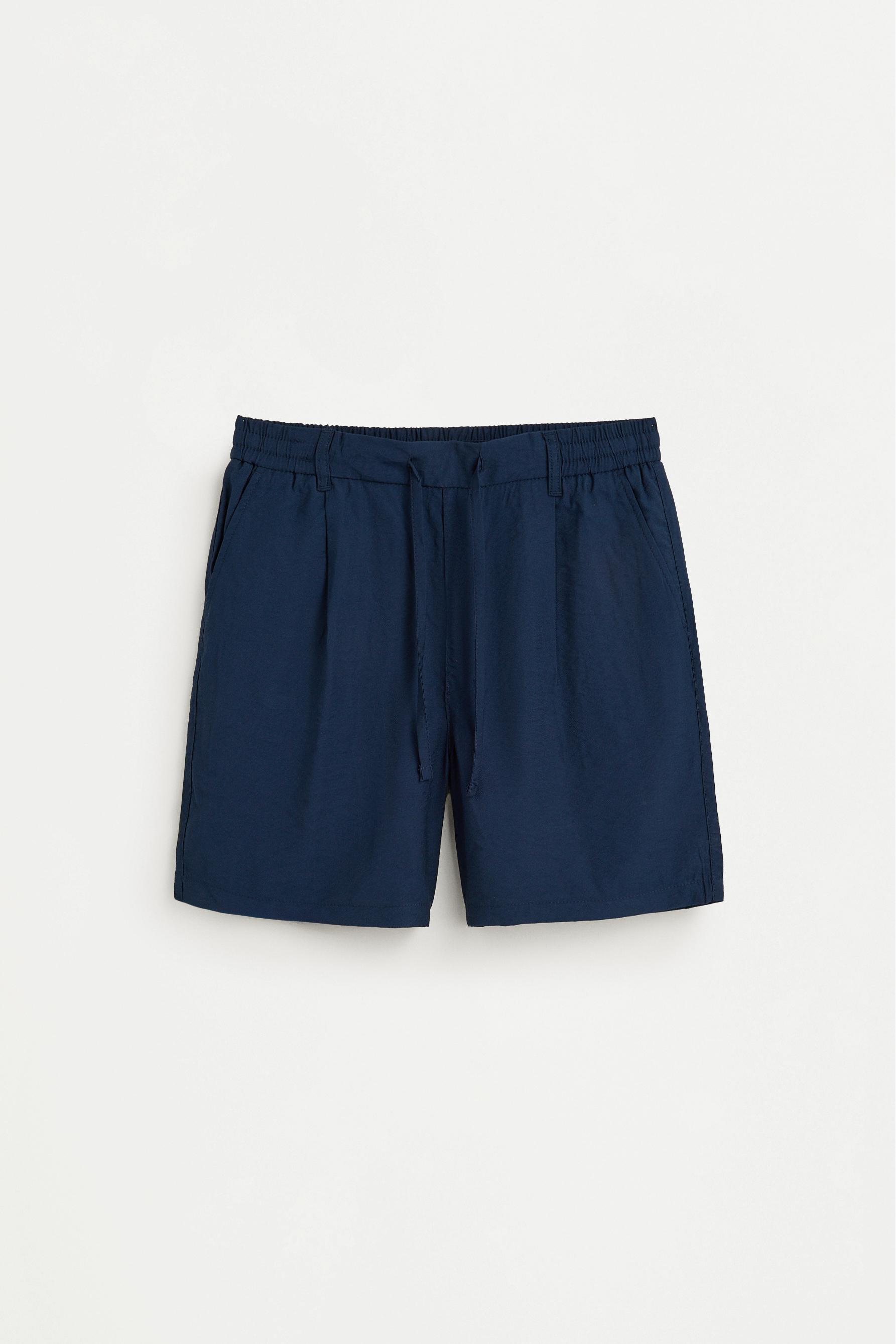Flowing pleated Bermuda shorts — NAVY