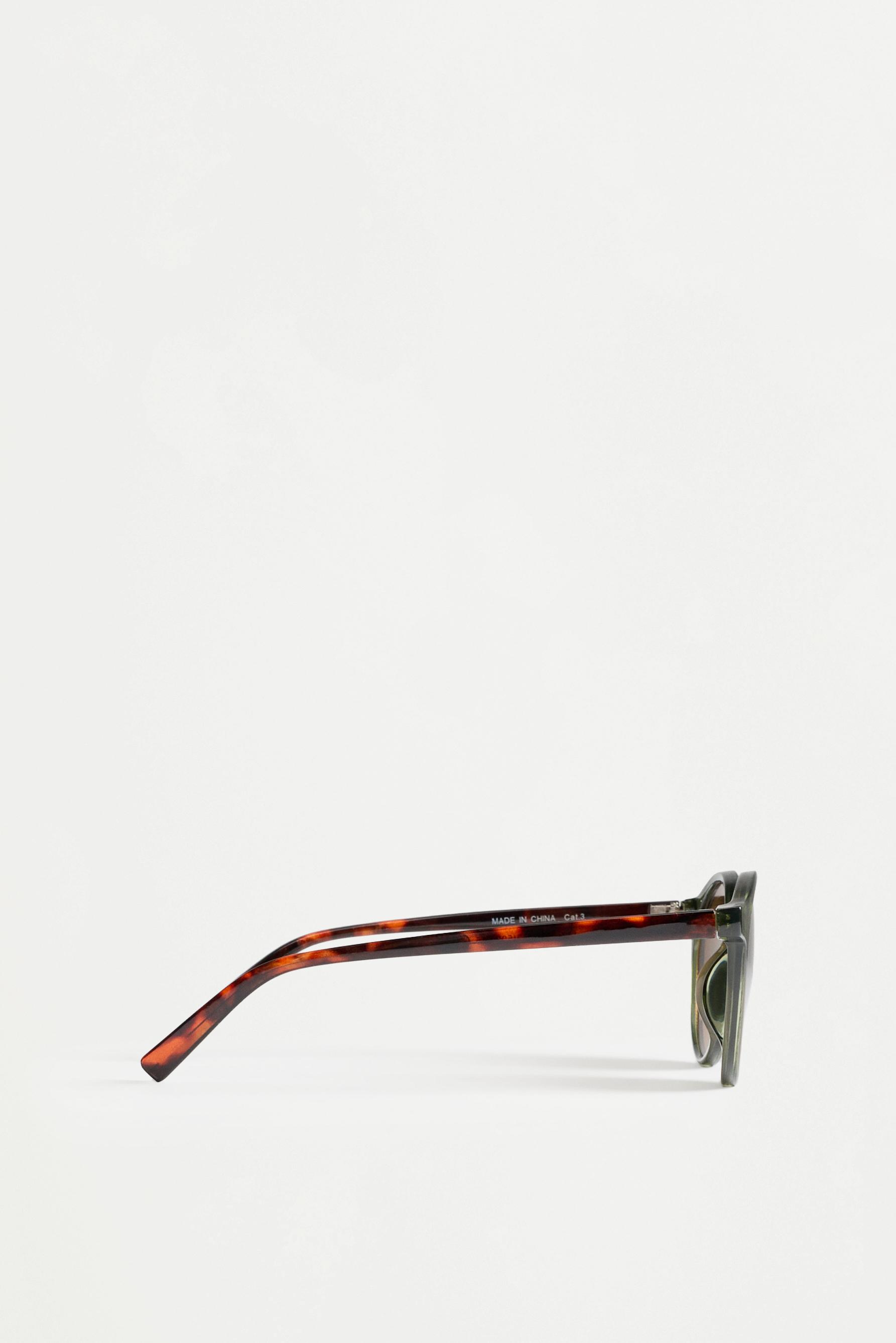 Round glasses — VARIOUS