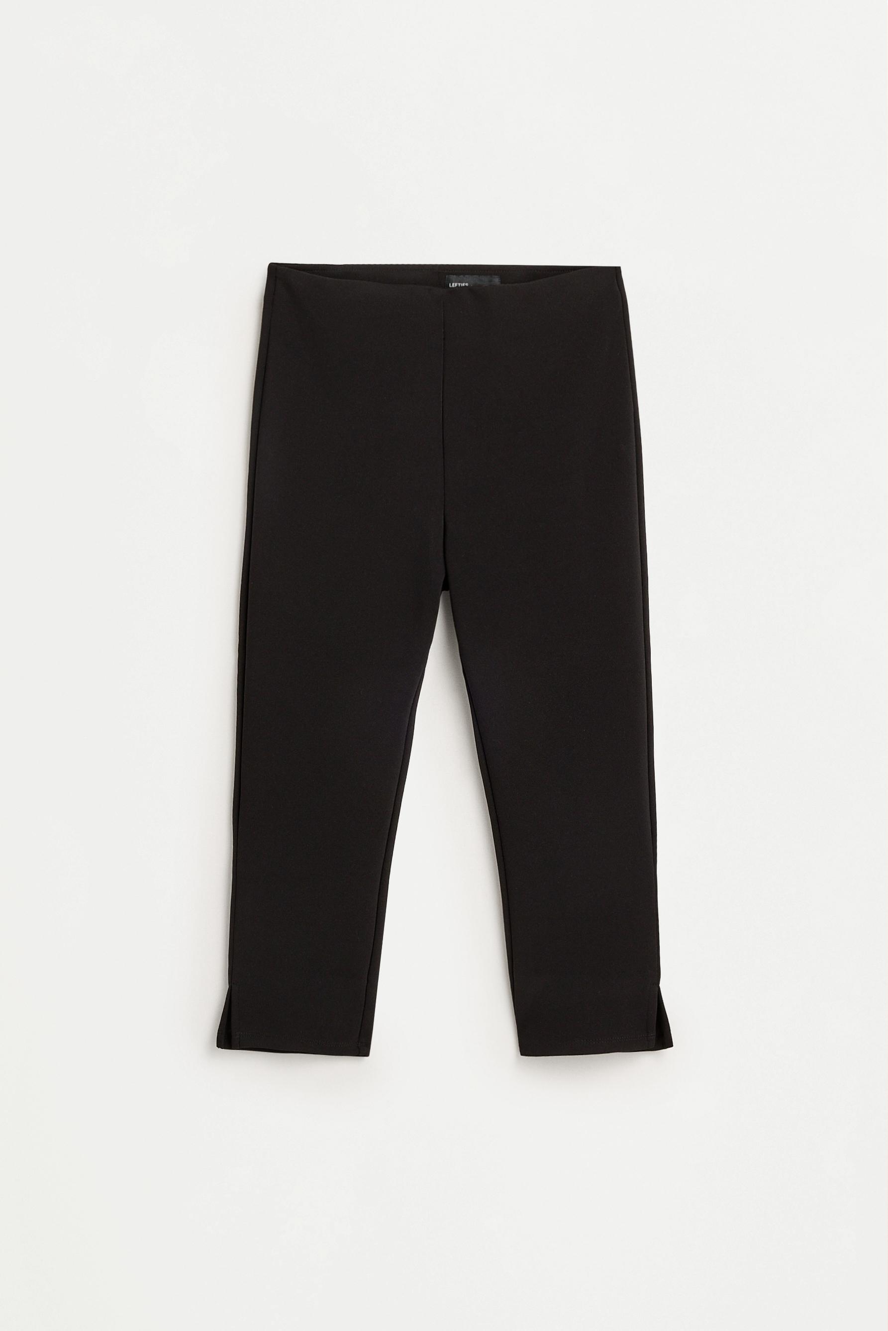 Capri pants — BLACK