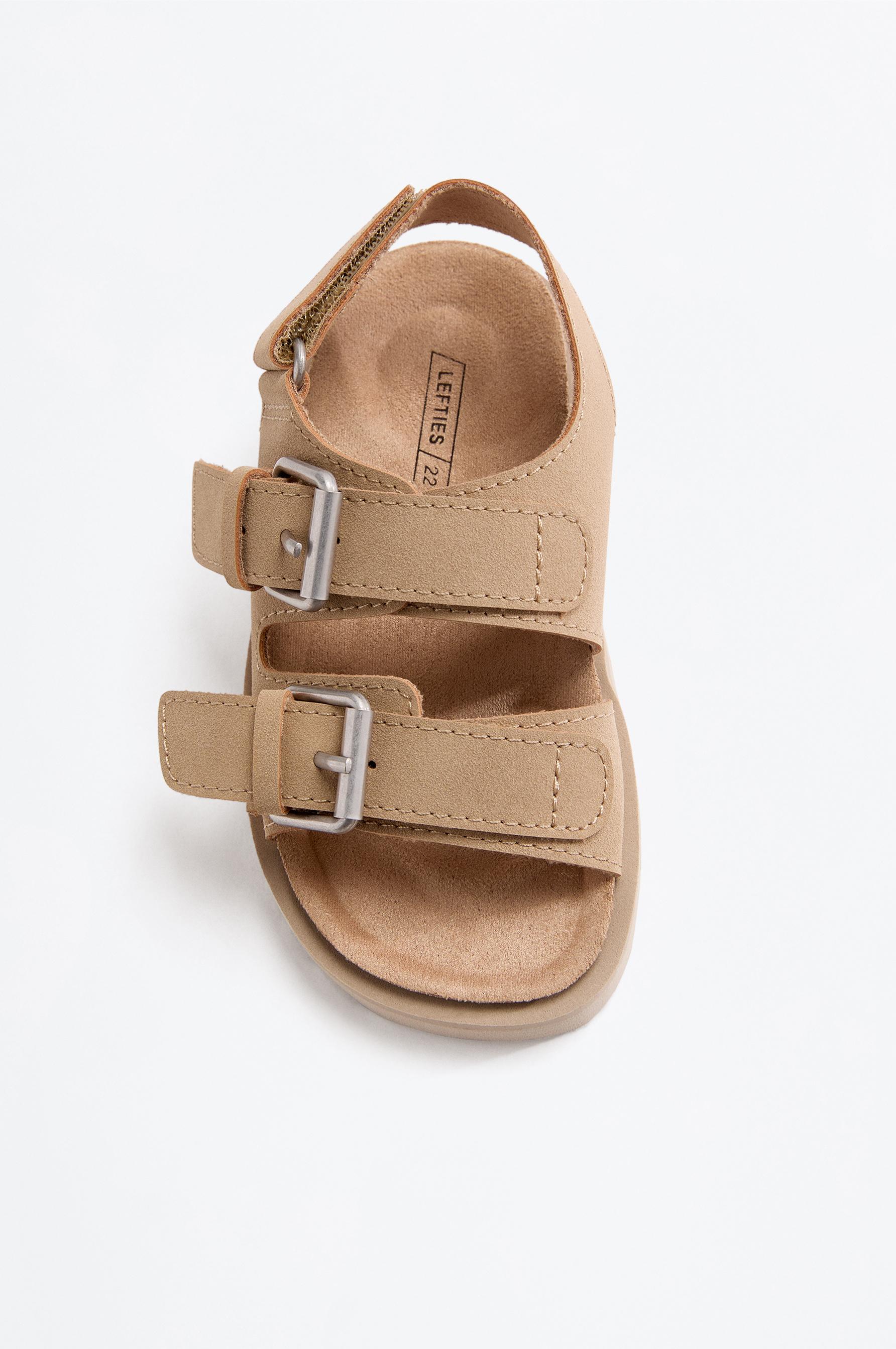 BUCKLE SANDALS — BROWNISH TONE