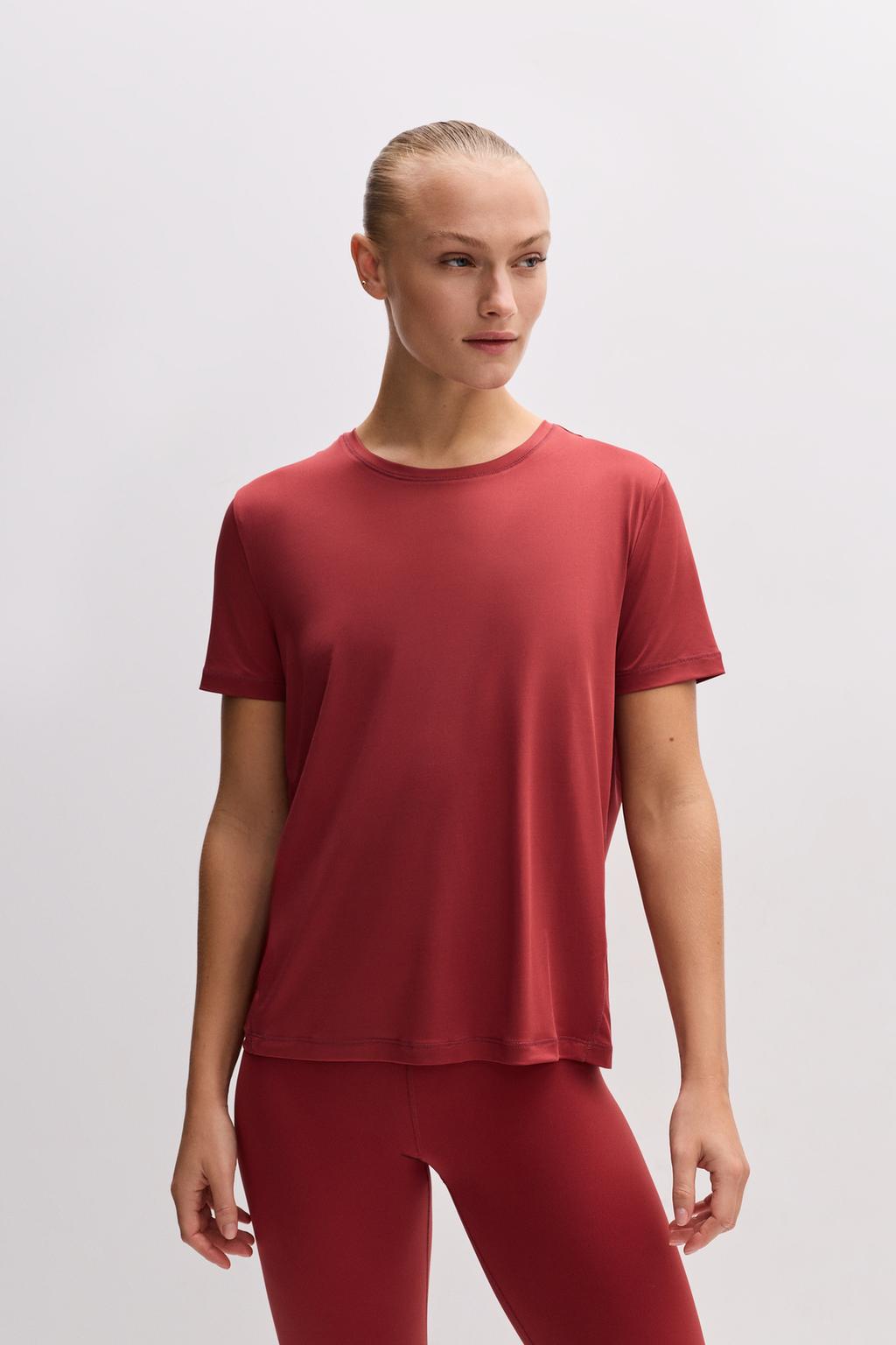 Short sleeve sports T-shirt