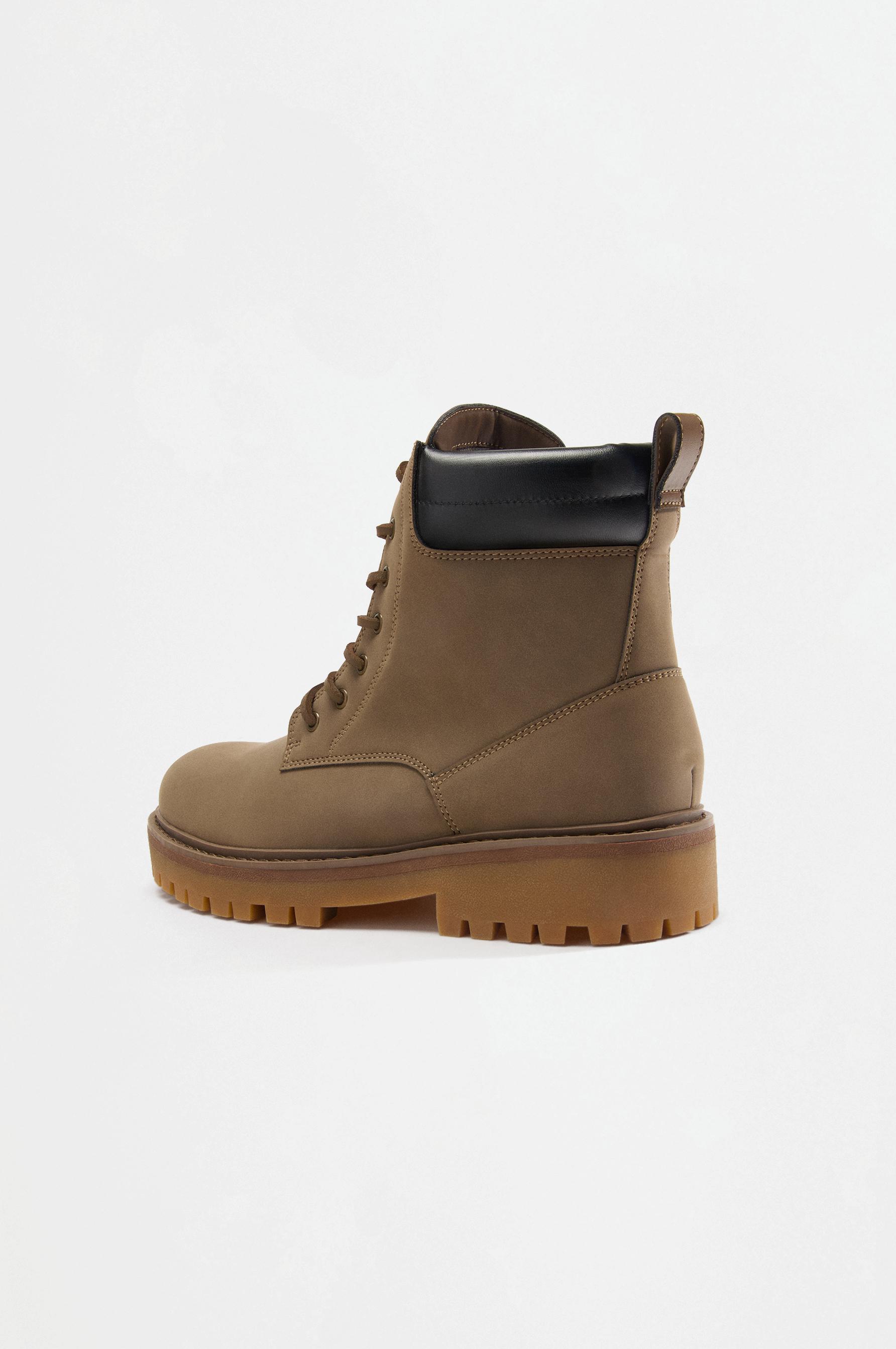 Trekking boots — BROWN